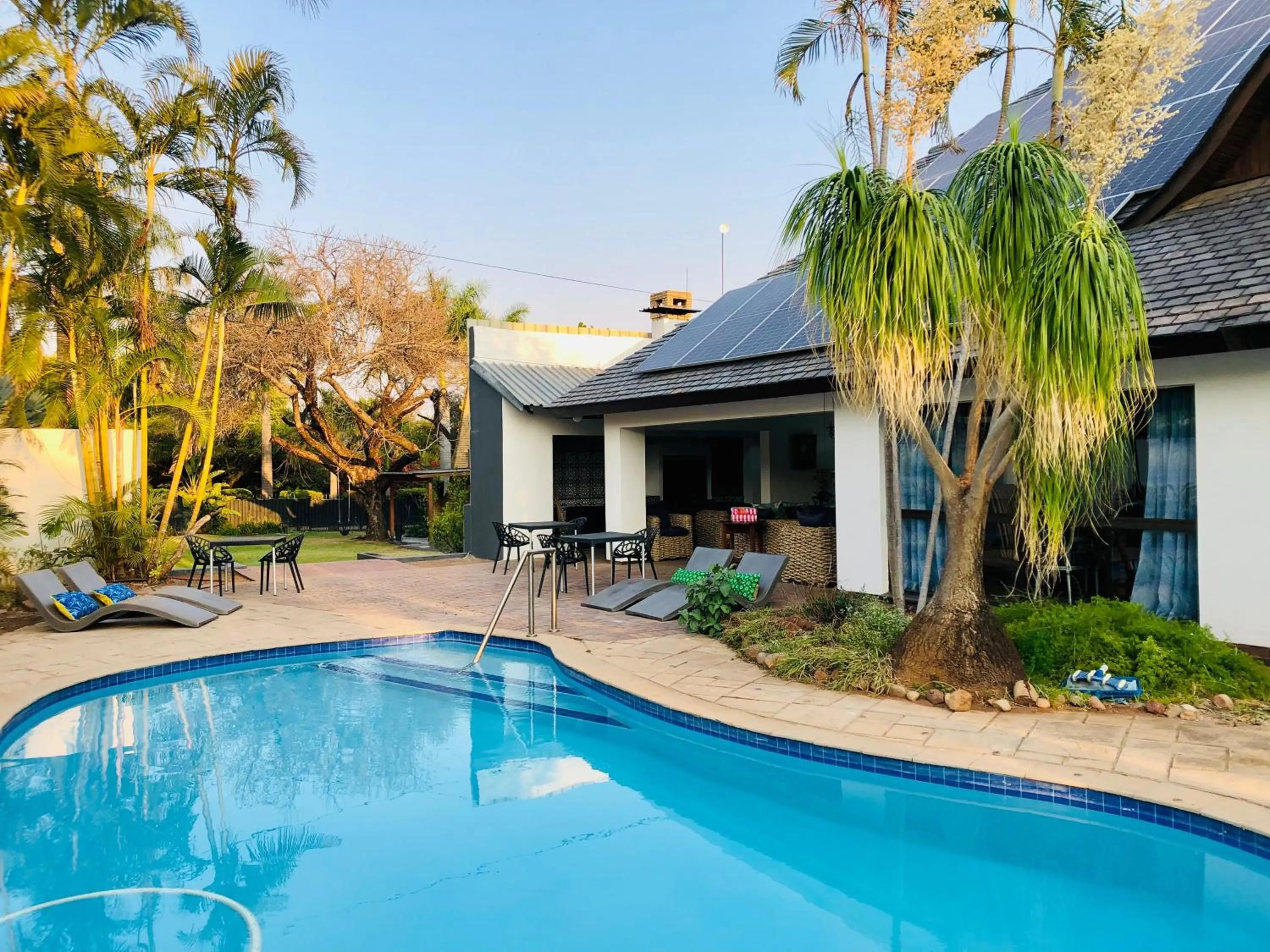 Swimming pool in Grafiti Boutique Hotel