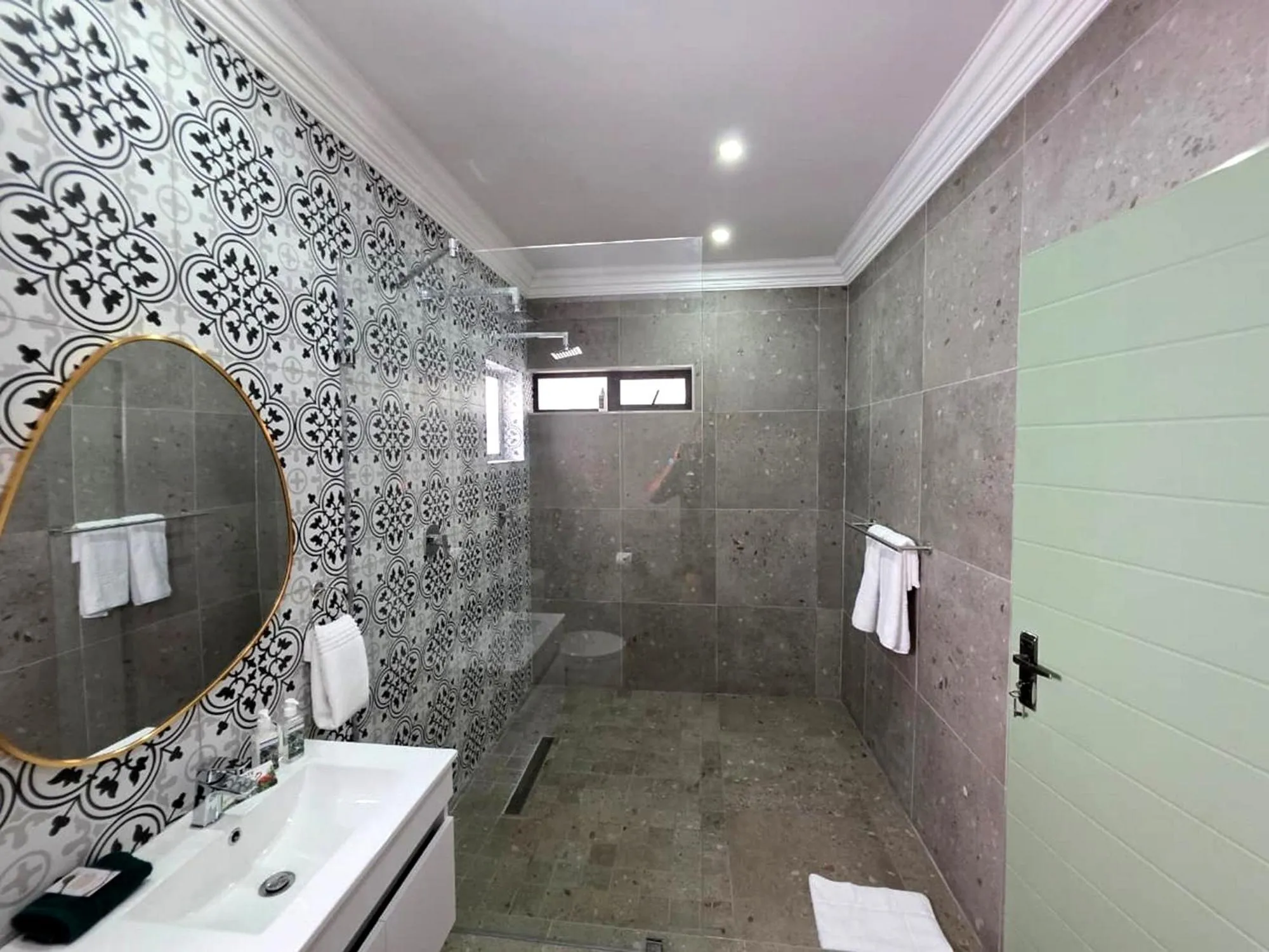 Superior Twin Room in Grafiti Boutique Hotel