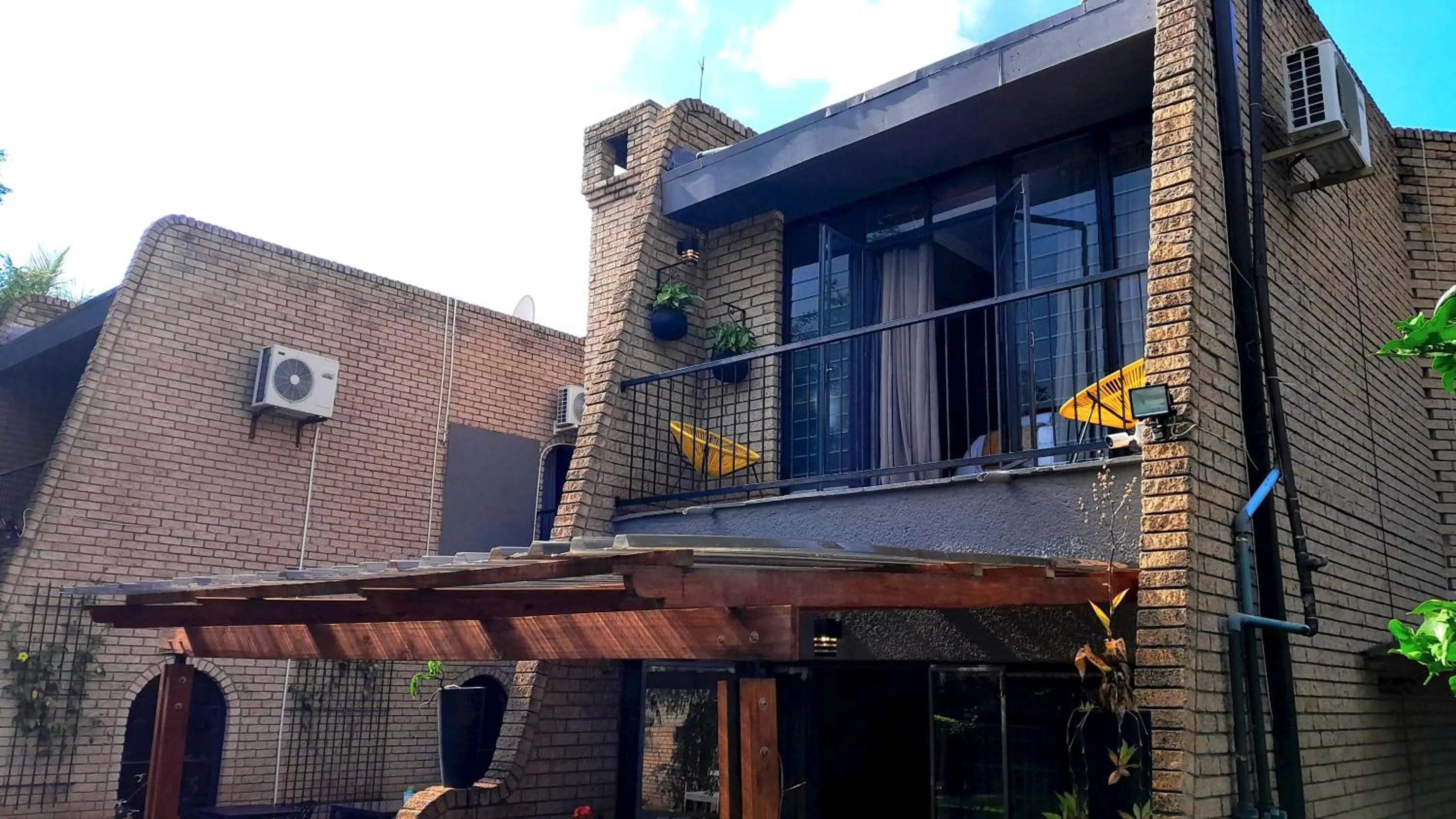 Property building in Grafiti Boutique Hotel