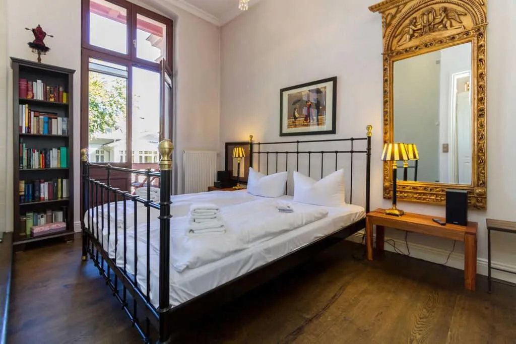 View (from property/room), Bed in Villa Hintze App 06