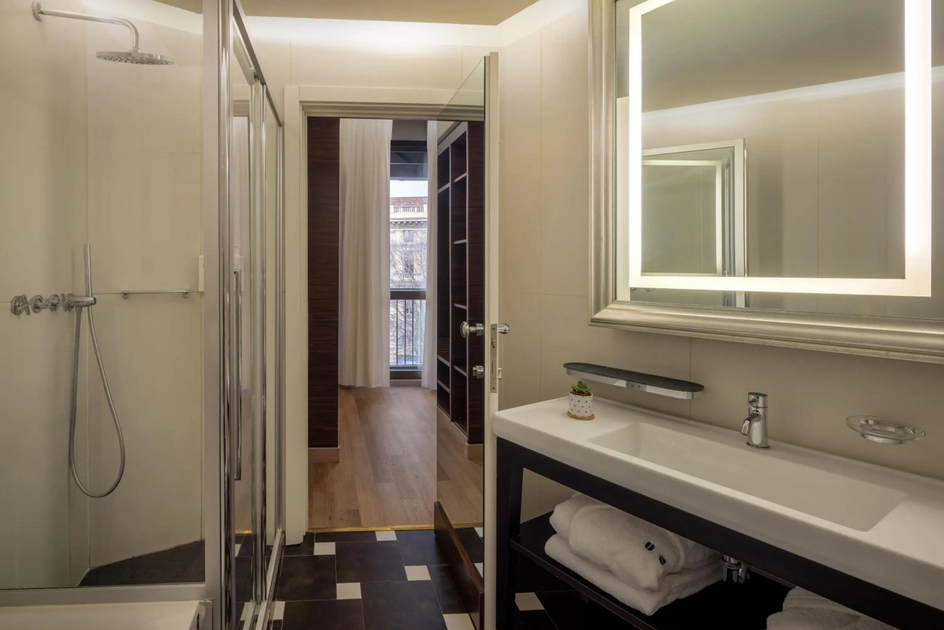 Bathroom in UNA Hotels Cusani Milano