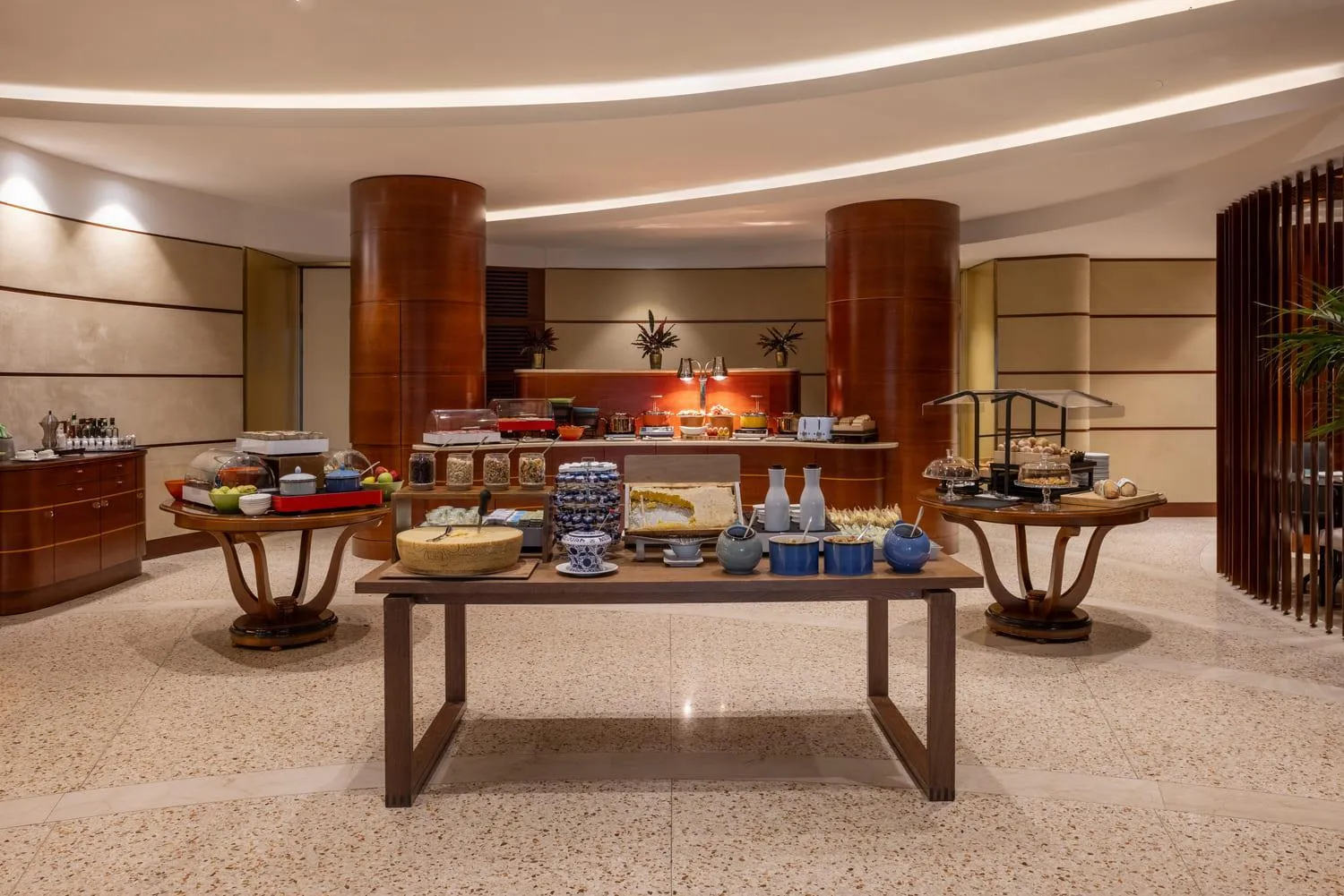 Breakfast in UNA Hotels Cusani Milano