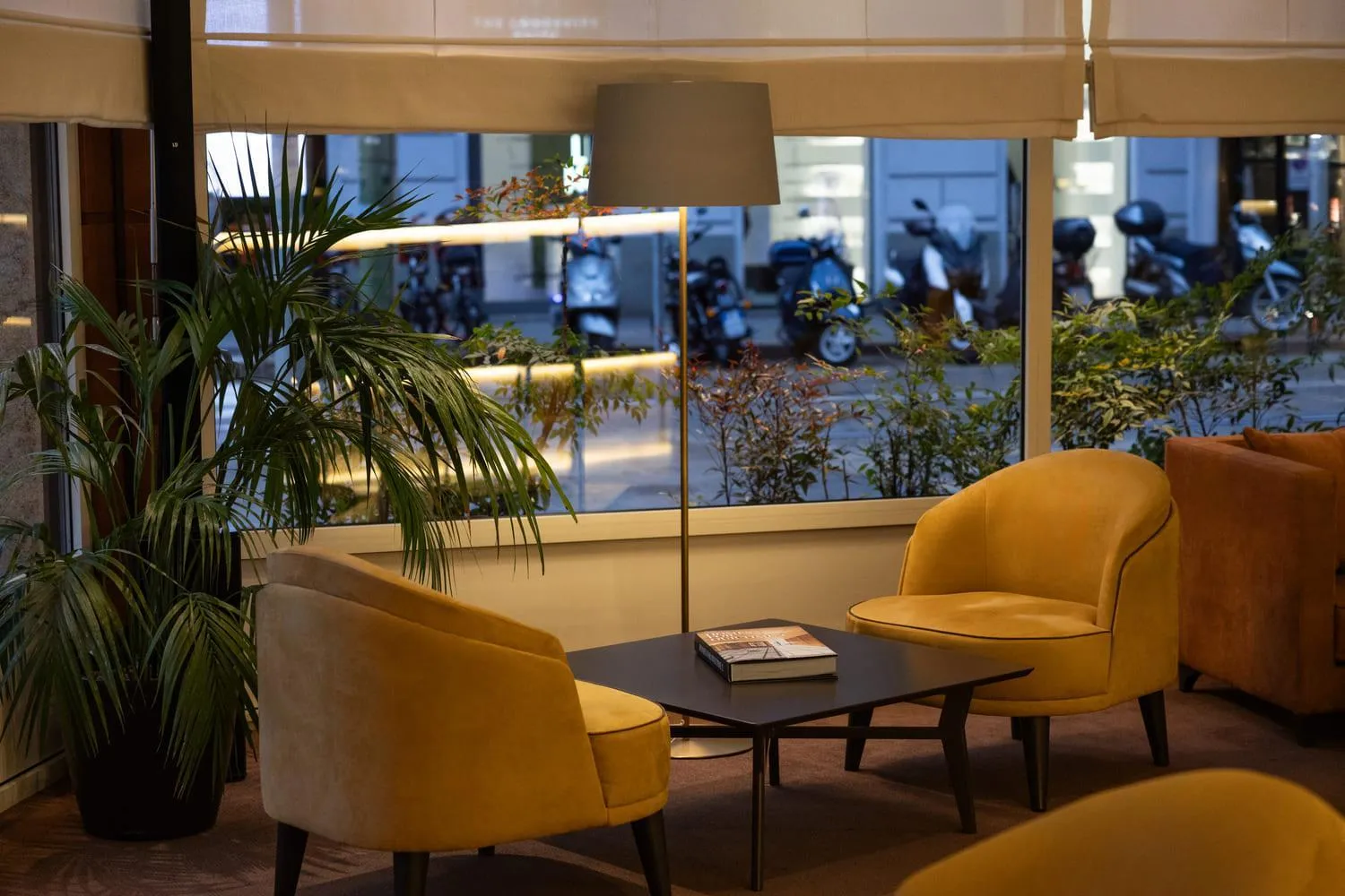 Lounge or bar in UNA Hotels Cusani Milano