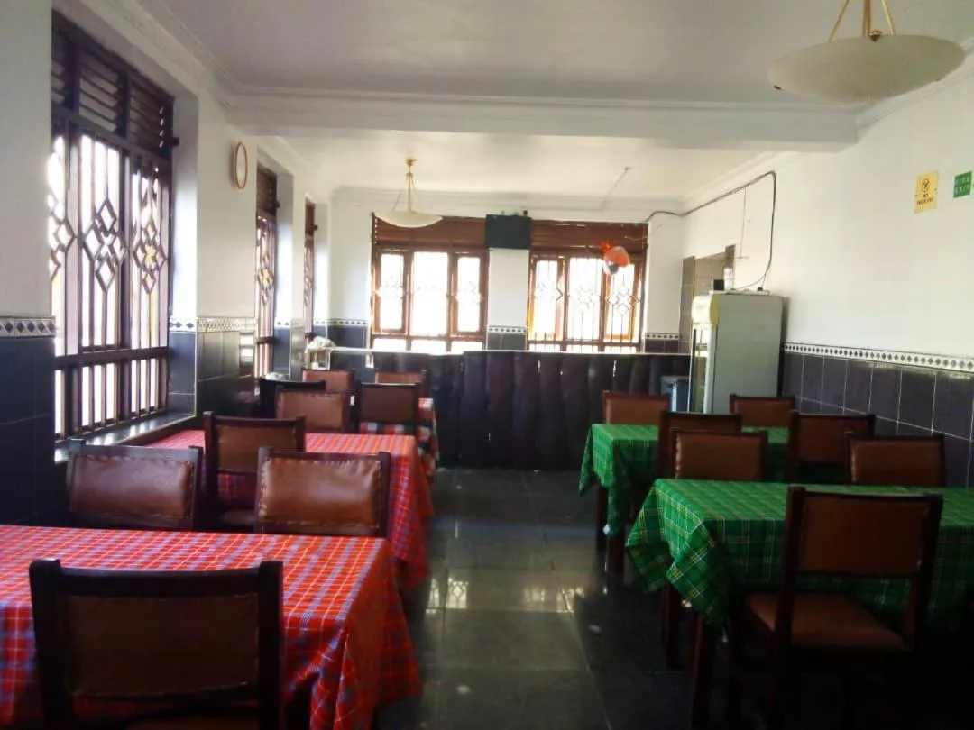 Restaurant/places to eat in Richy Hotels and Safaris