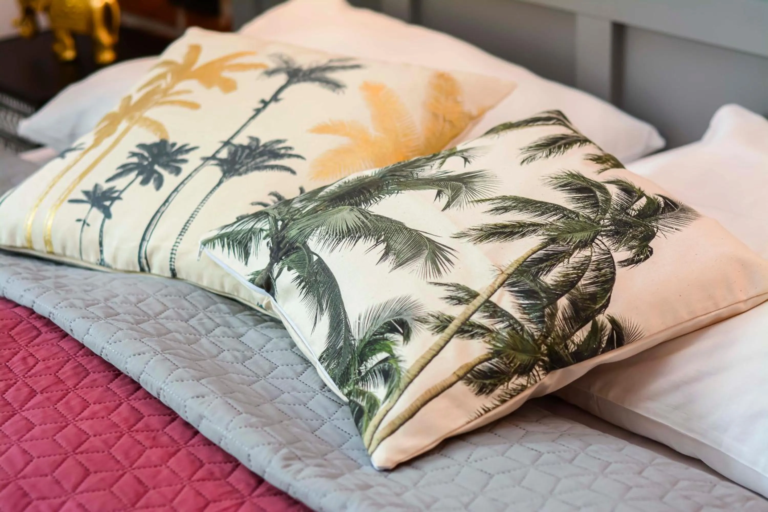 Bed in Willa Kashmir