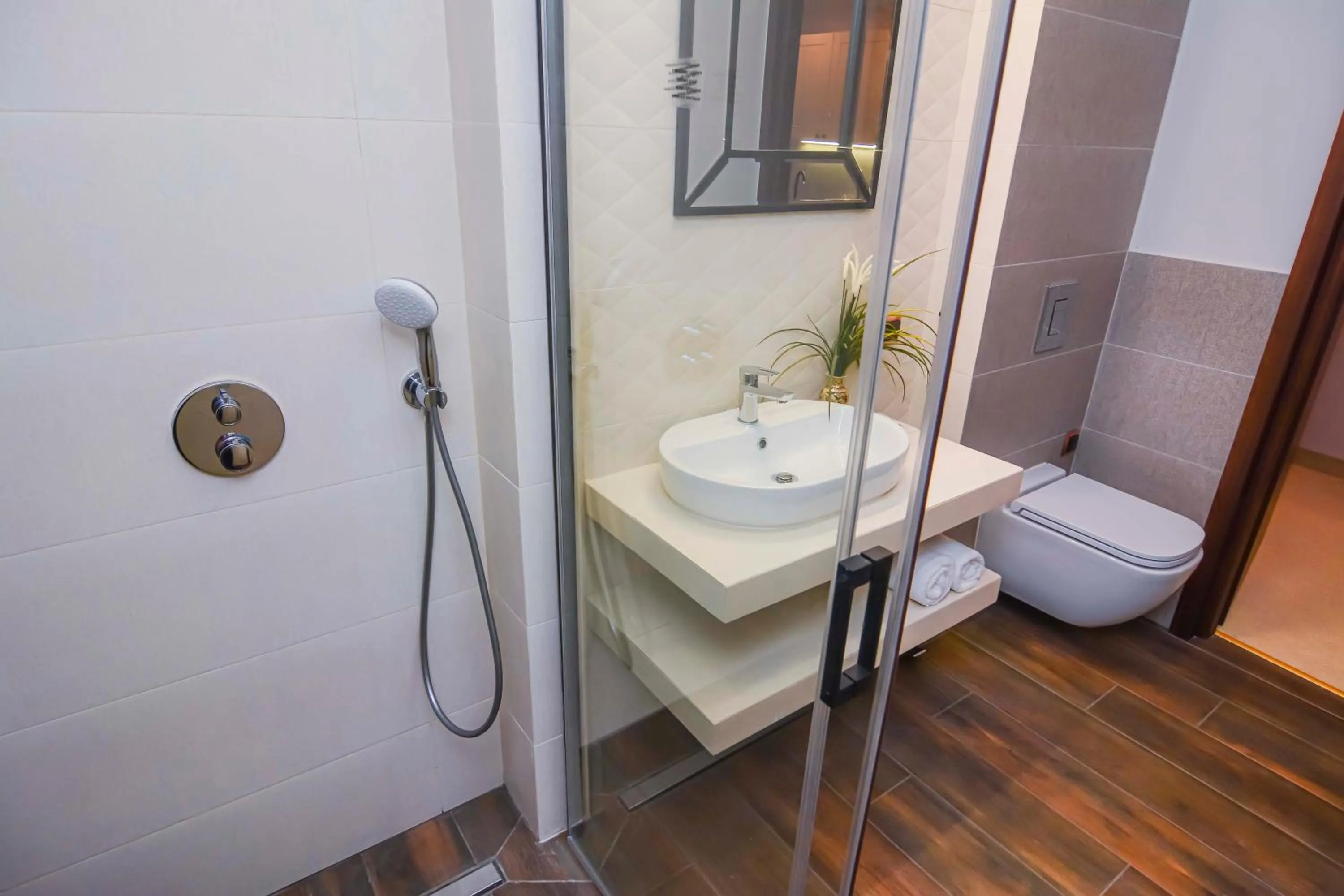 Shower in Willa Kashmir