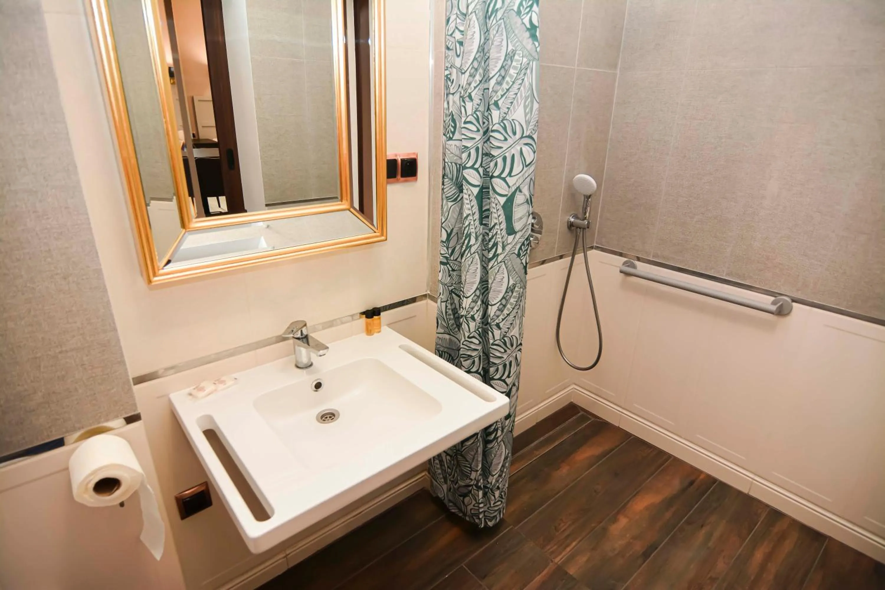 Shower in Willa Kashmir