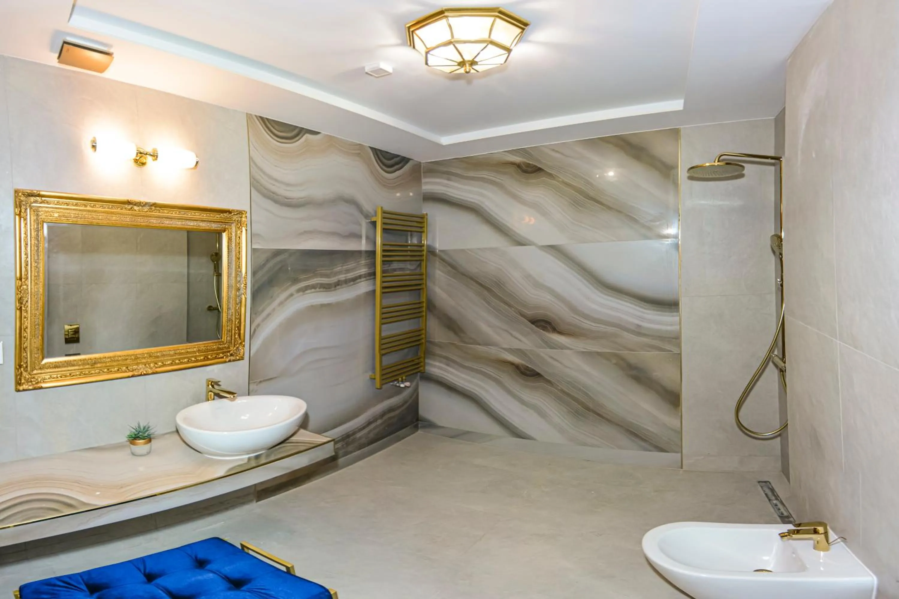 Shower in Willa Kashmir