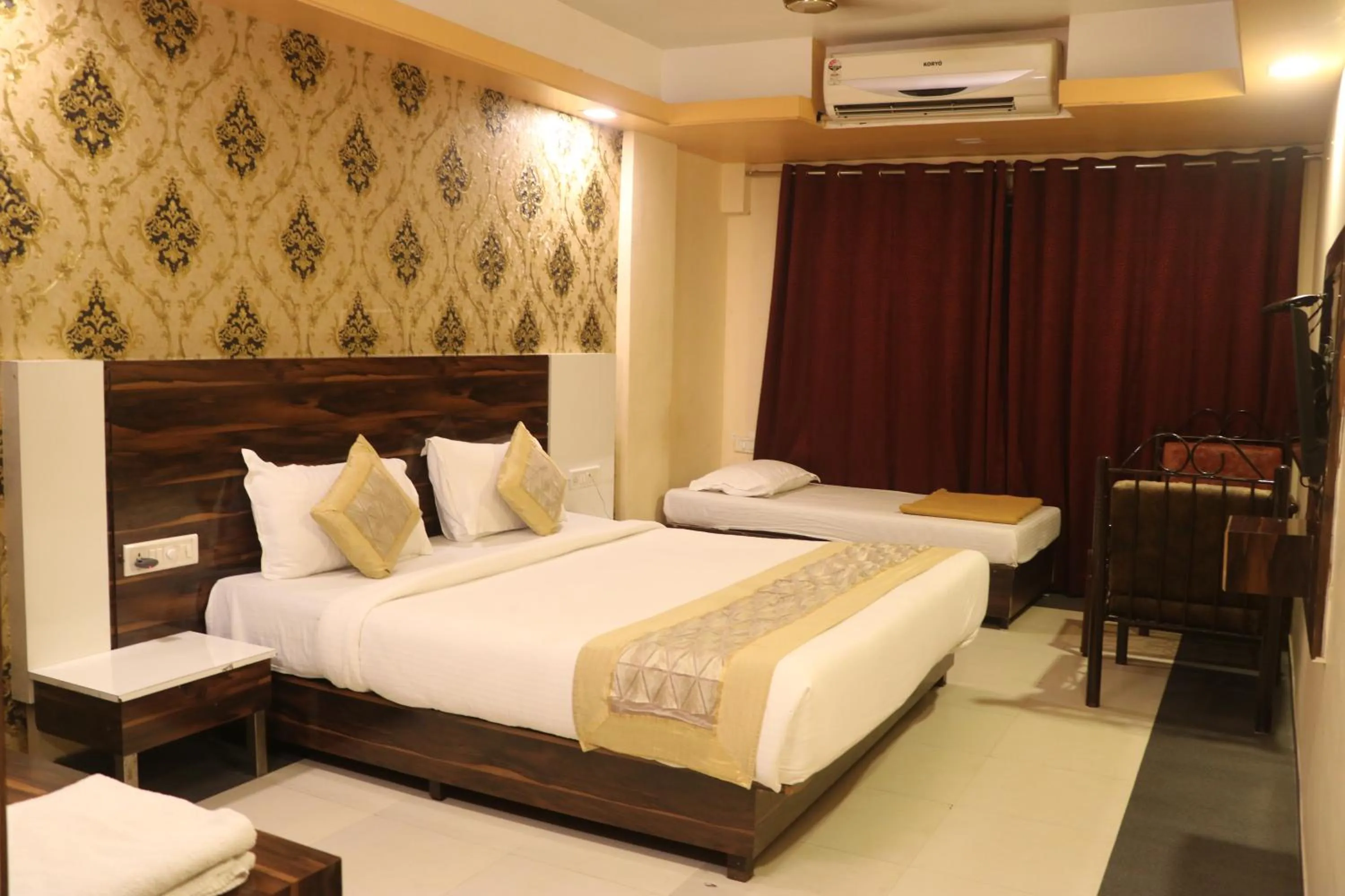 Bedroom, Bed in Mountview Resort