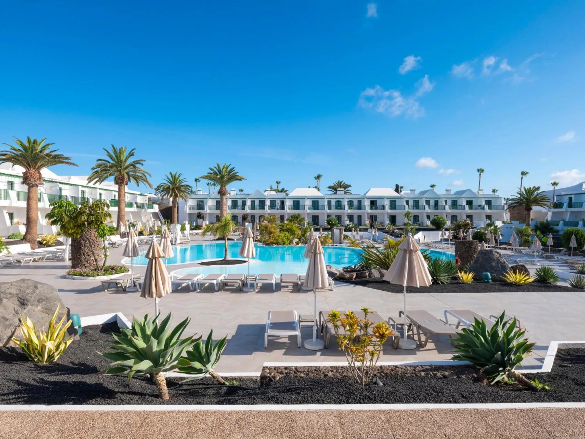 Swimming pool in MYND Yaiza