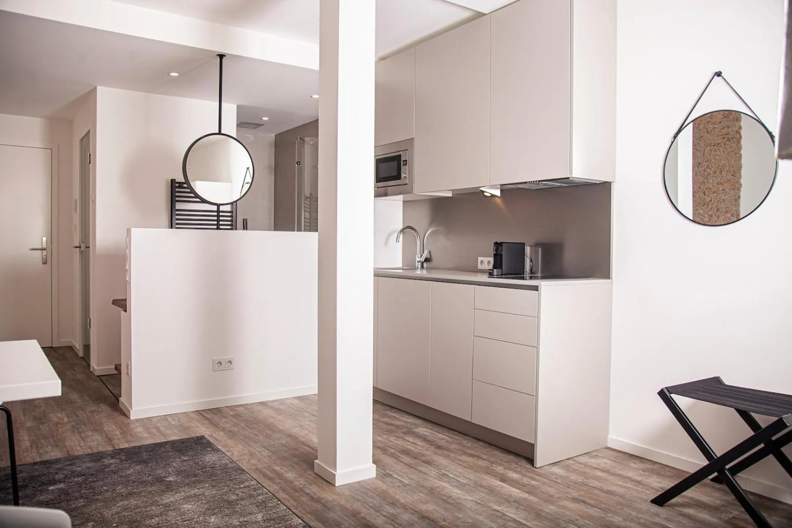 Kitchen or kitchenette in The Faces Berlin Apartments
