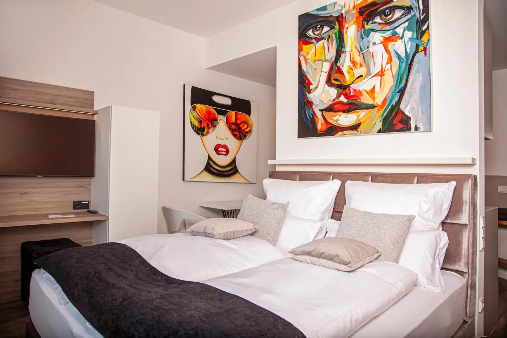 Bed in The Faces Berlin Apartments