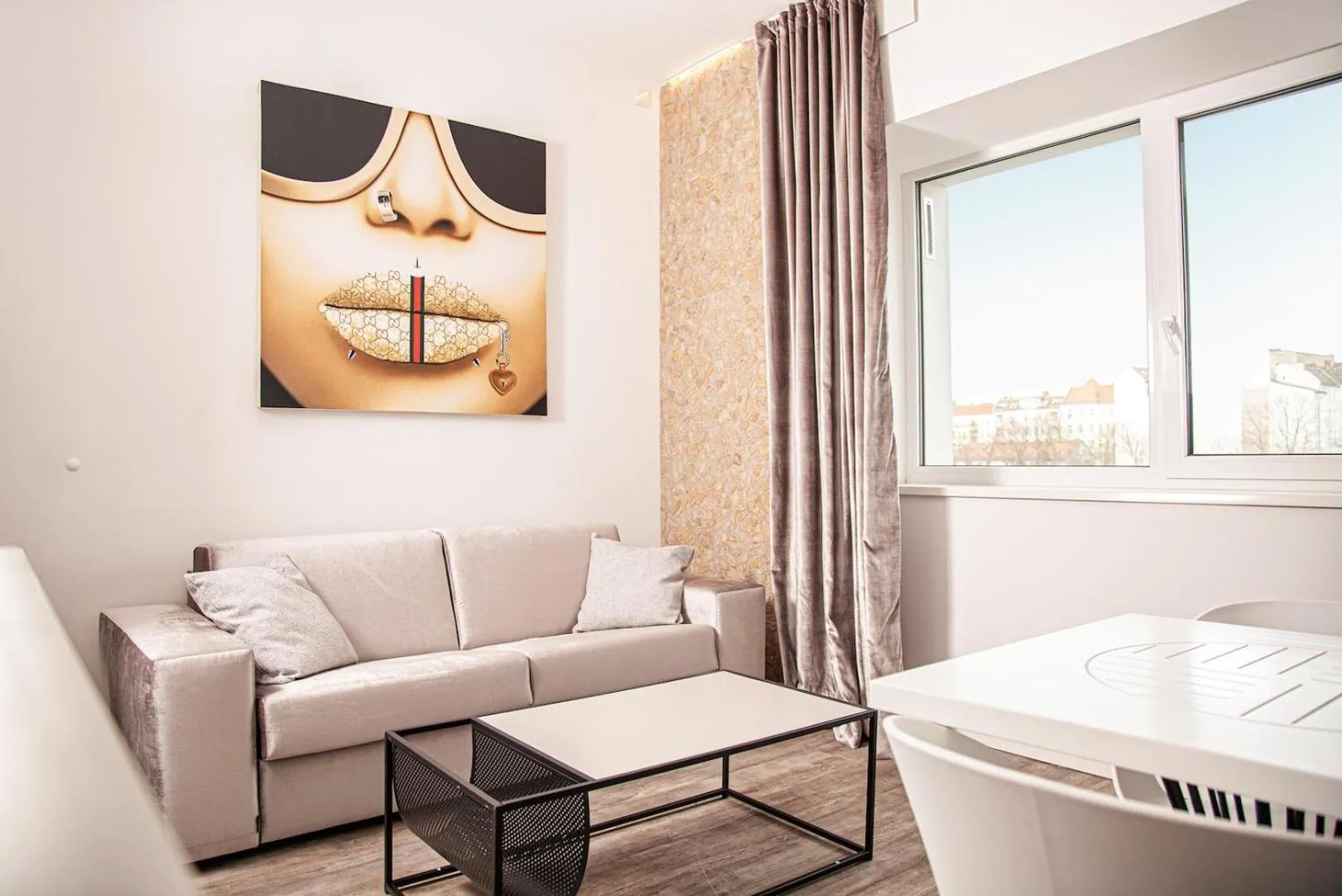 Living room, Bed in The Faces Berlin Apartments