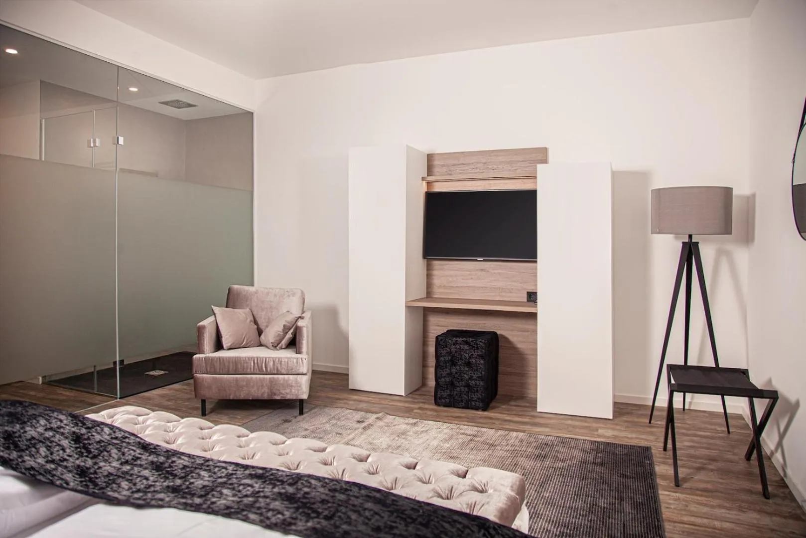 Photo of the whole room in The Faces Berlin Apartments