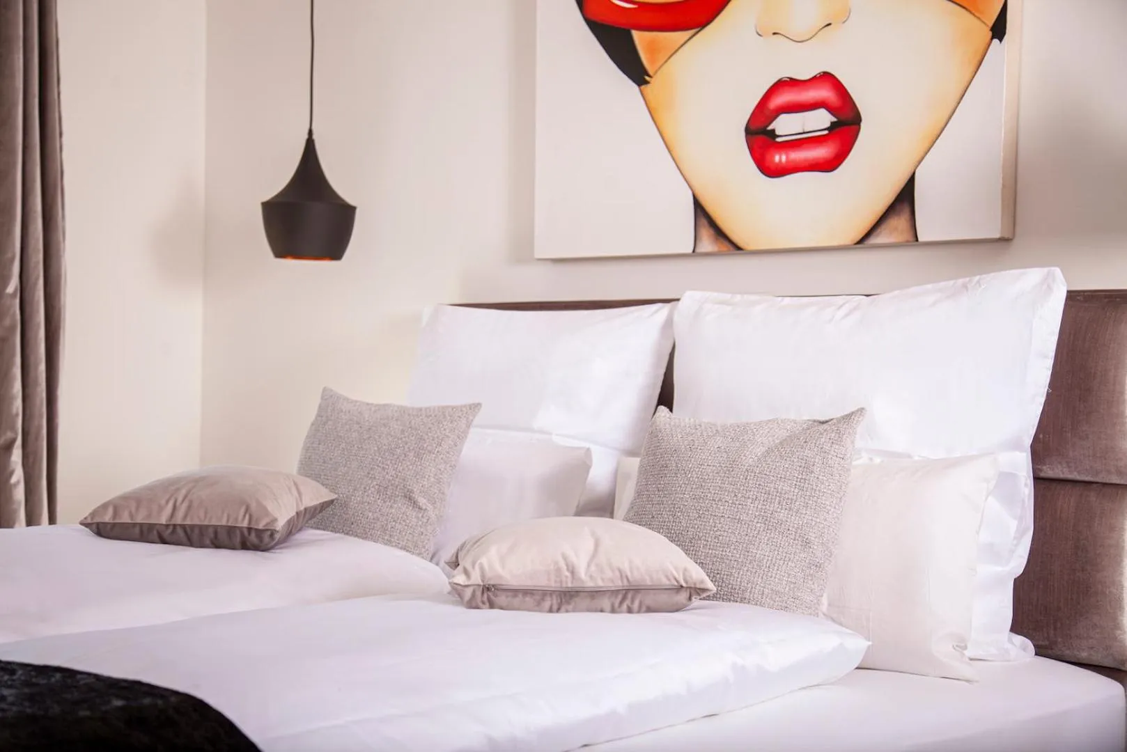 Bed in The Faces Berlin Apartments