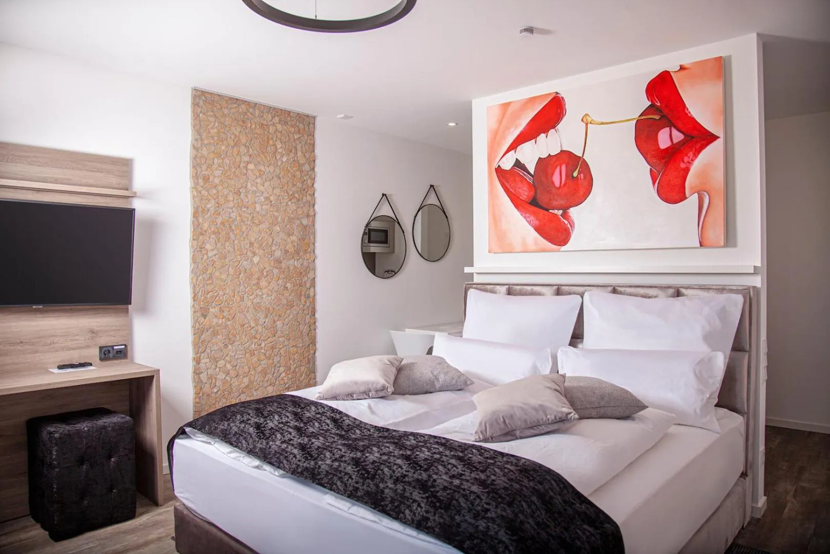 Bed in The Faces Berlin Apartments