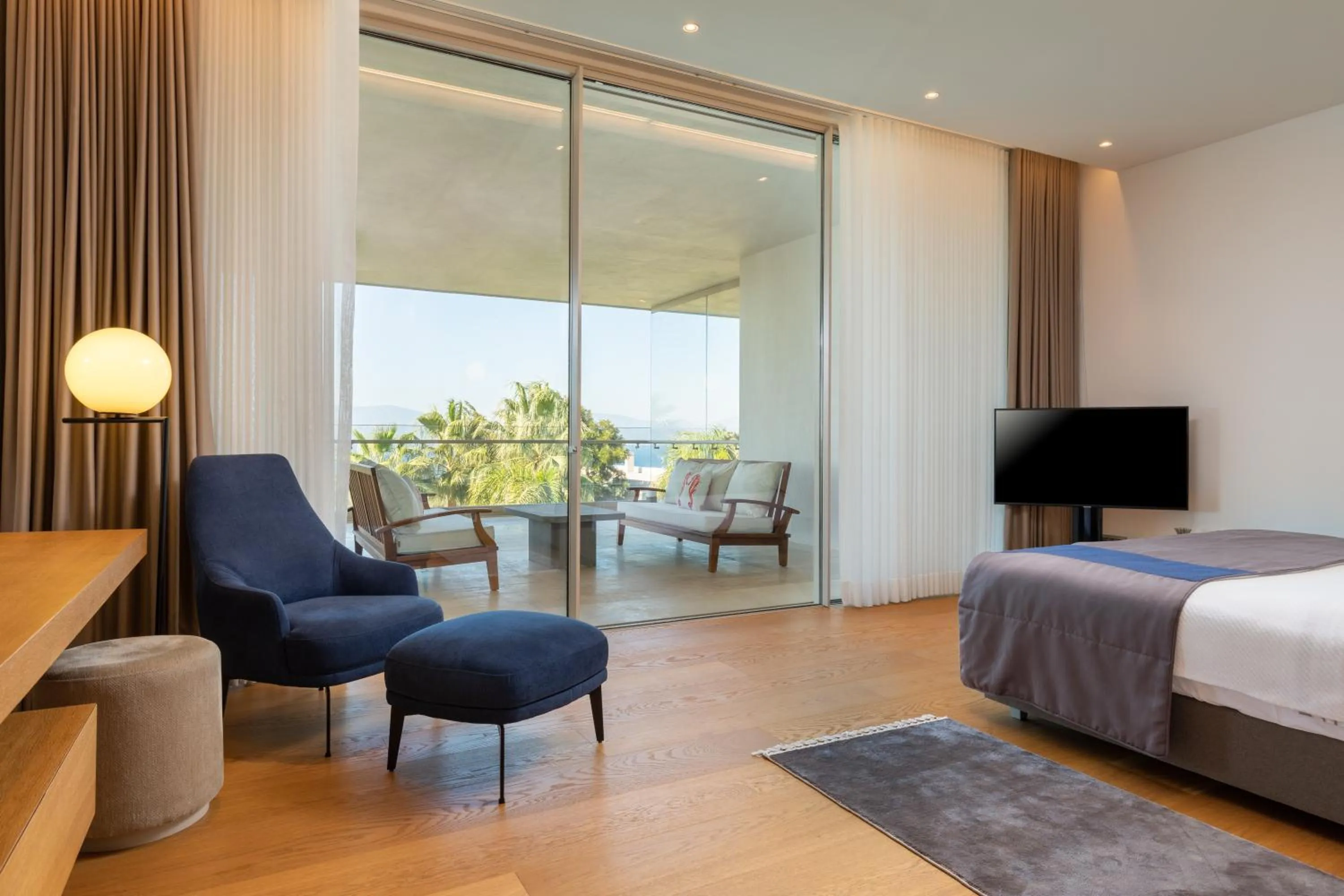 Bed in Hiddenbay Teos Hotel