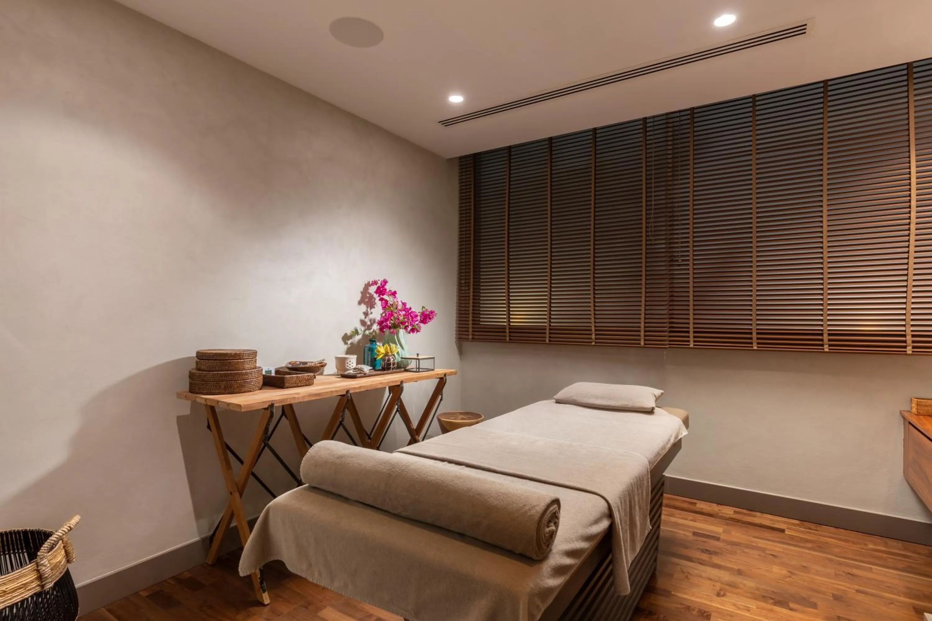 Massage in Hiddenbay Teos Hotel