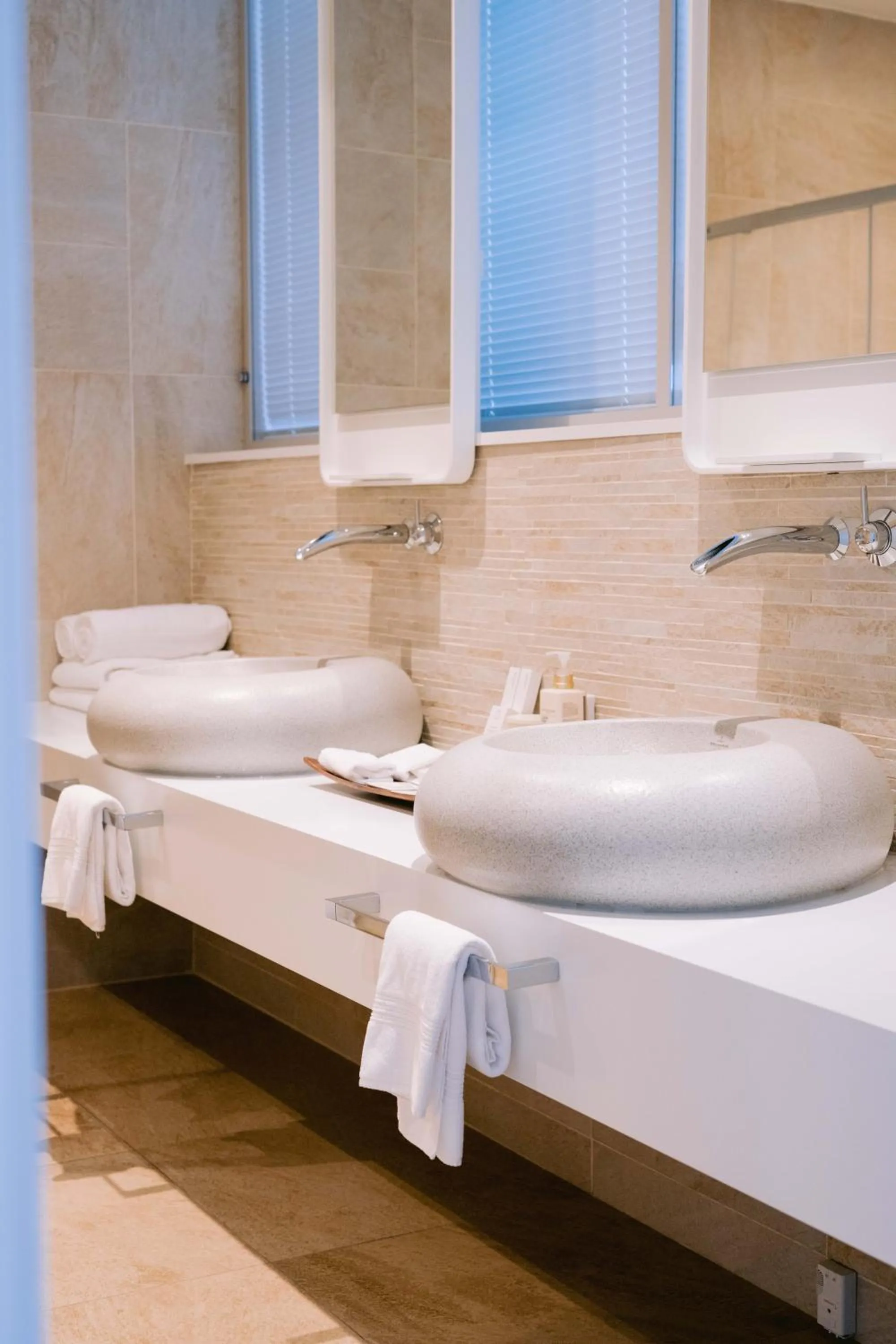 Shower in Hiddenbay Teos Hotel