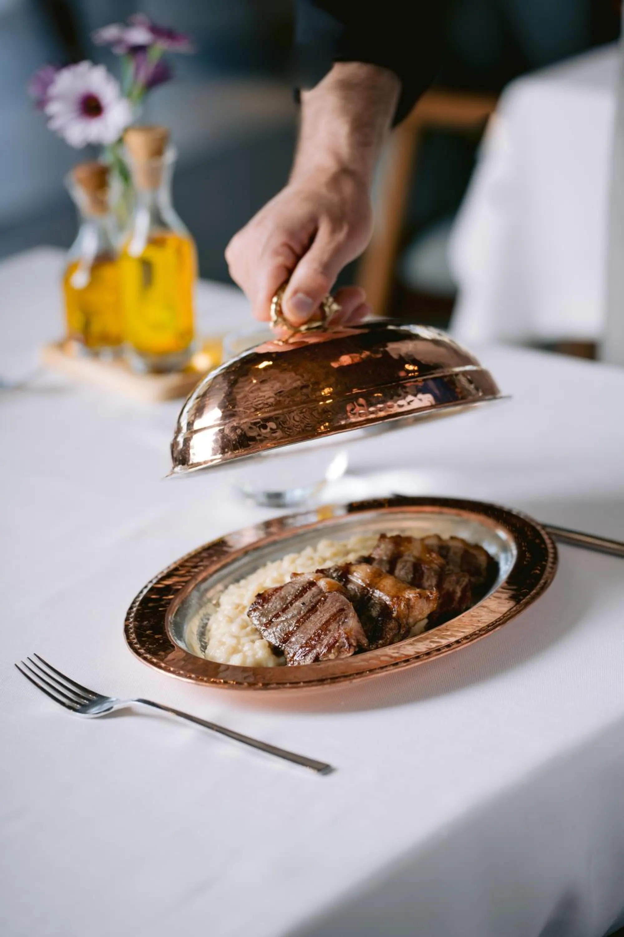 Restaurant/places to eat in Hiddenbay Teos Hotel