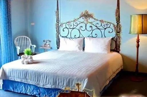 Bed in The Colored House Jomtien
