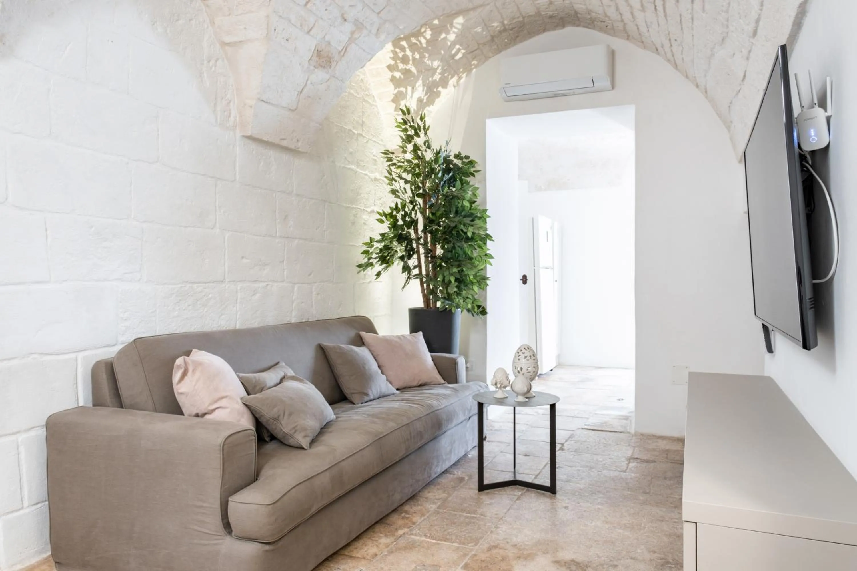 GuestHost - Palazzo Rapanà - Luxury Apt with hydromassage pool