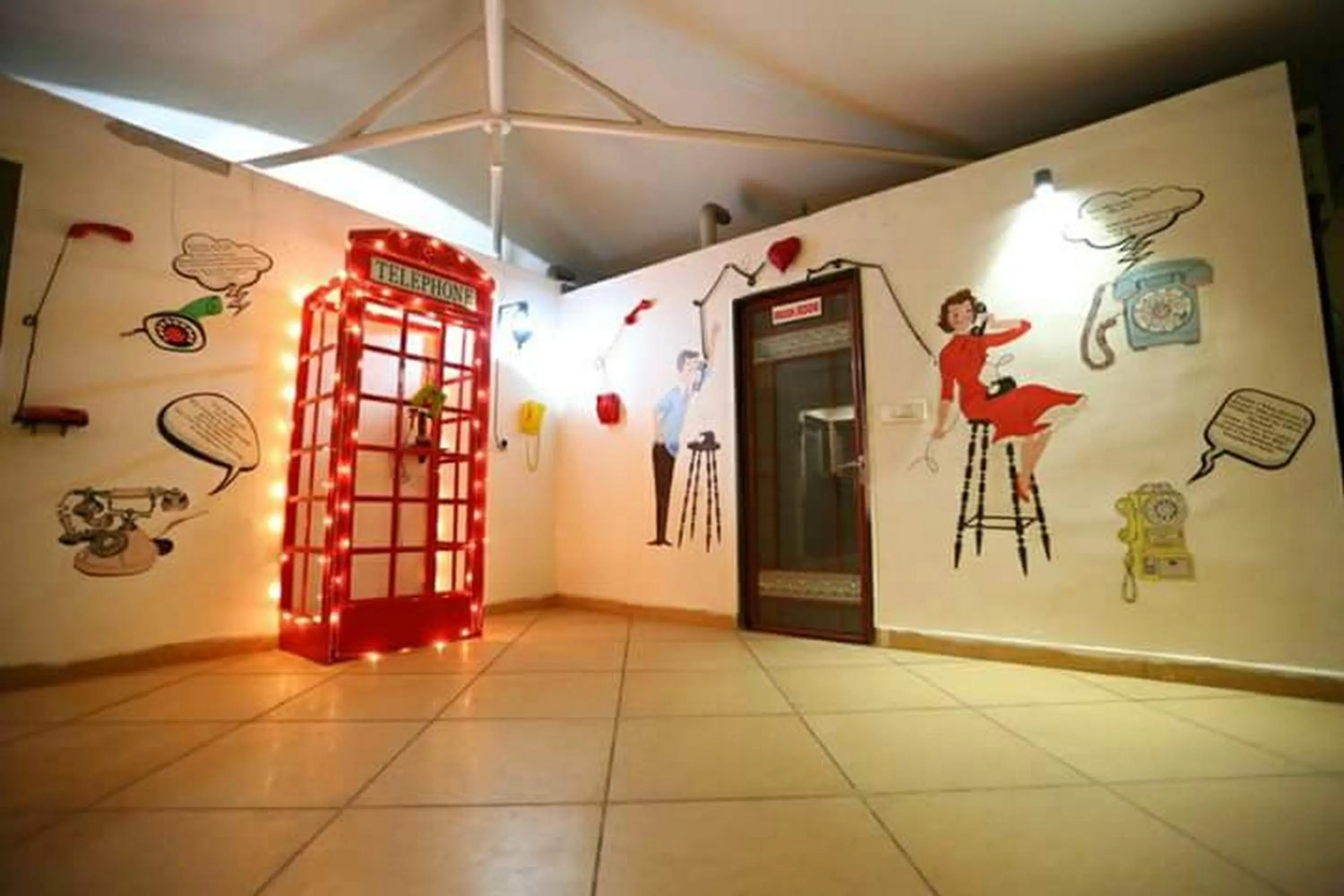 Restaurant/places to eat in Hotel Eleven Heights ,Bhopal