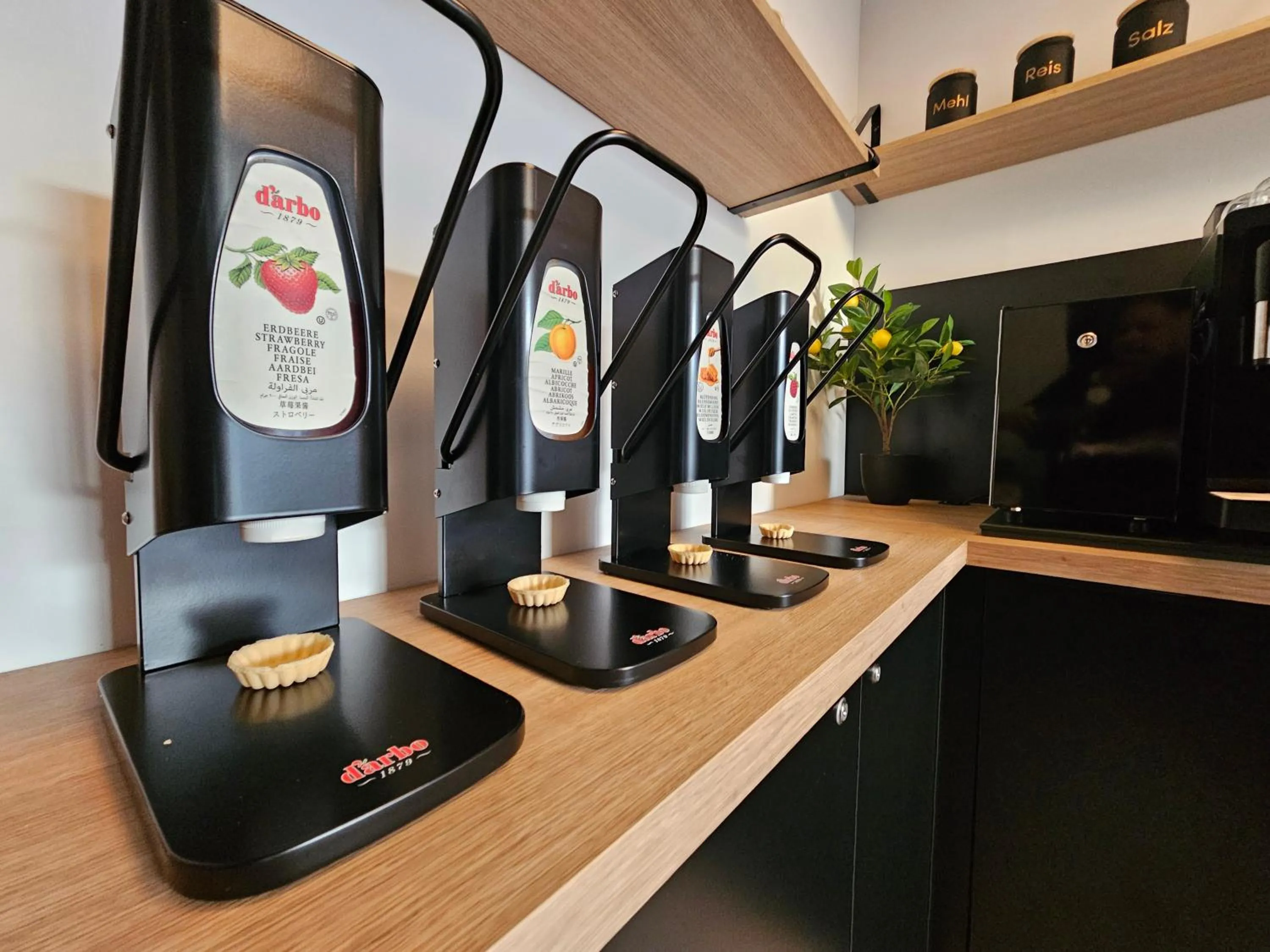 Breakfast in the place Herzogenaurach - Serviced Apartments