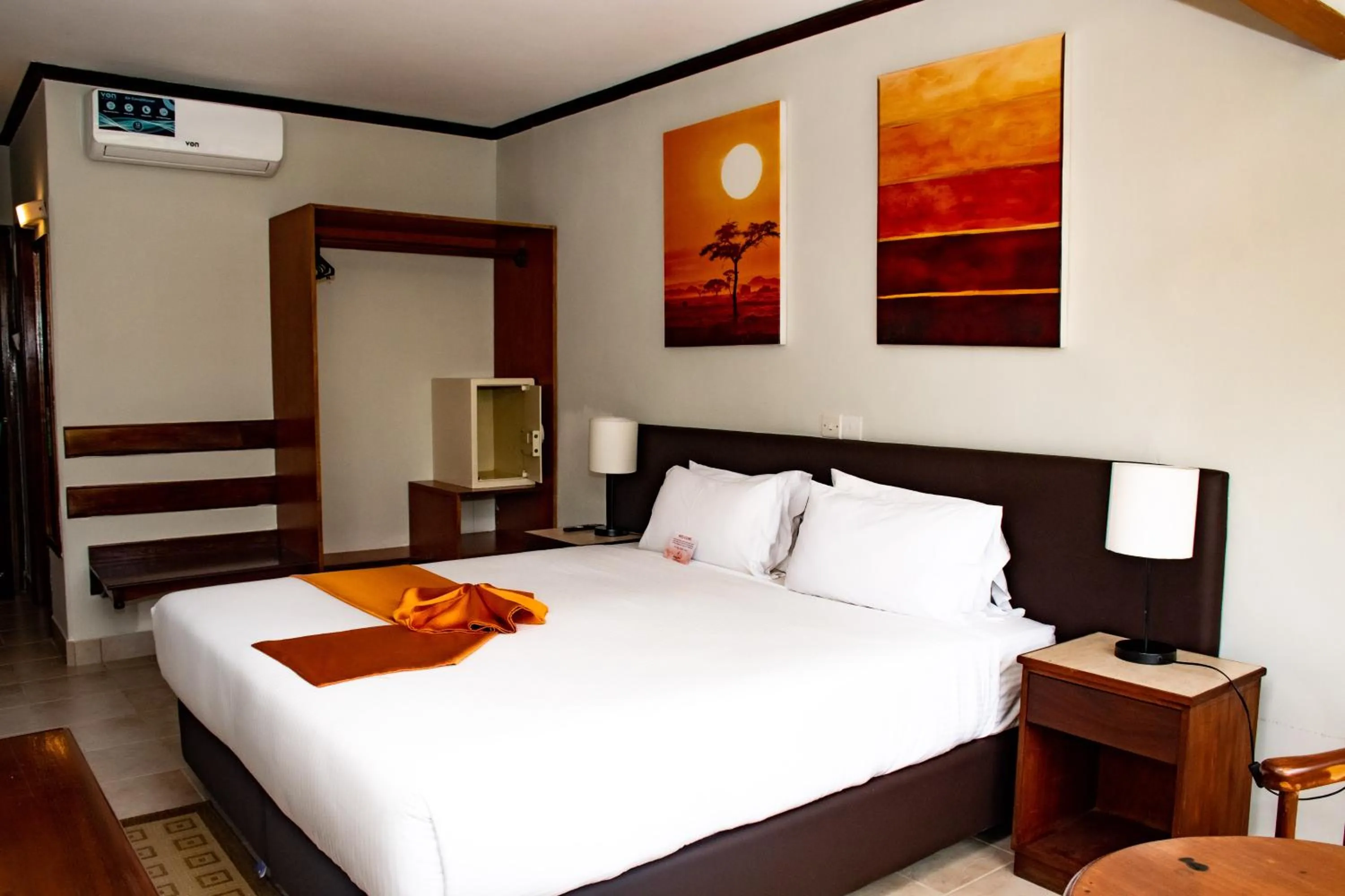 Bed in Hotel Boulevard Nairobi, City Centre CBD