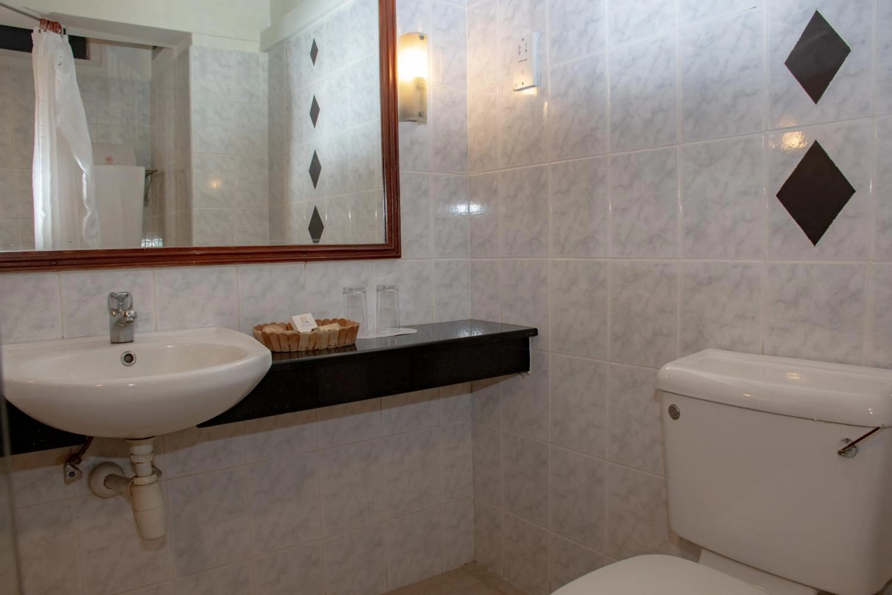 Bathroom in Hotel Boulevard Nairobi, City Centre CBD