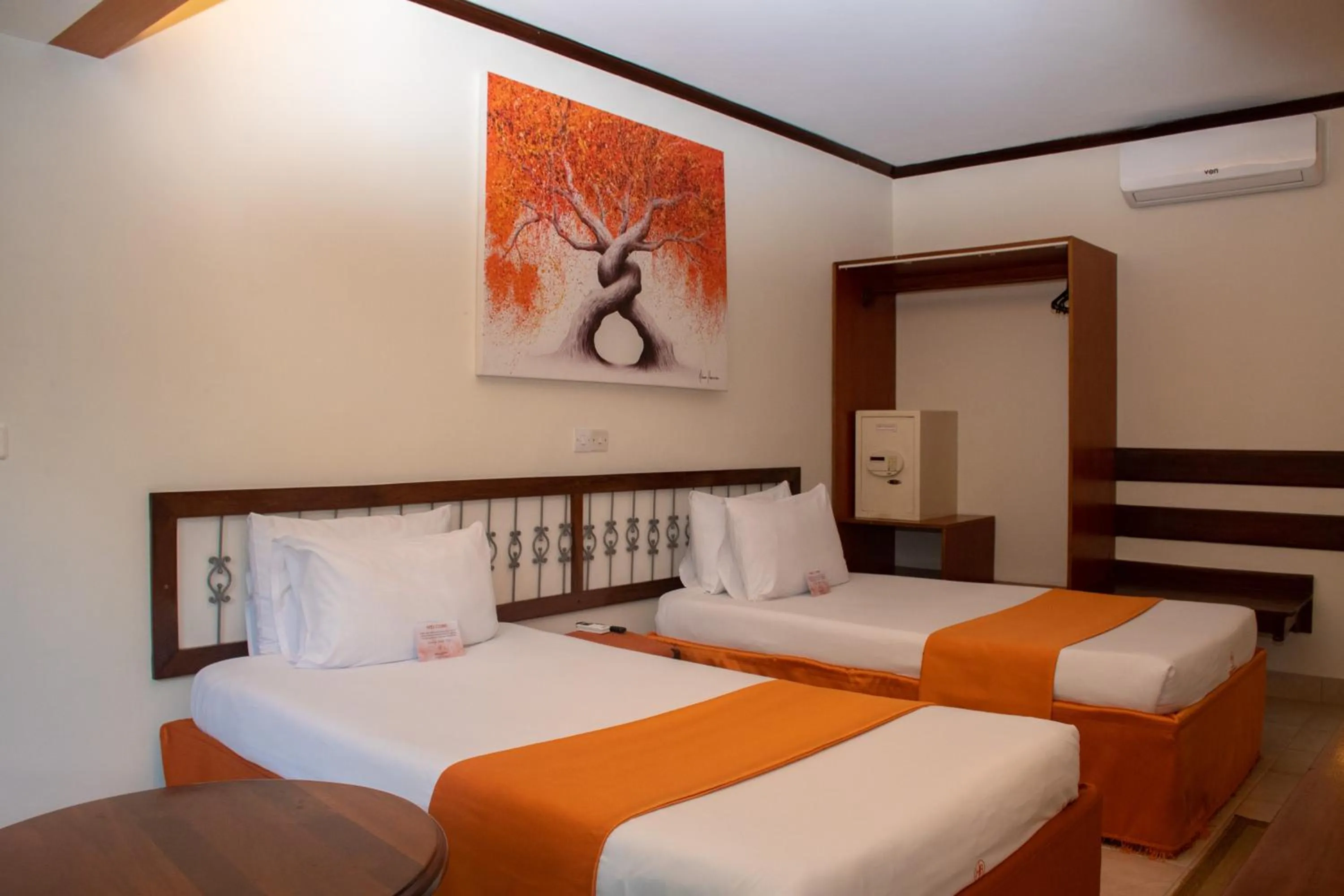Bed in Hotel Boulevard Nairobi, City Centre CBD
