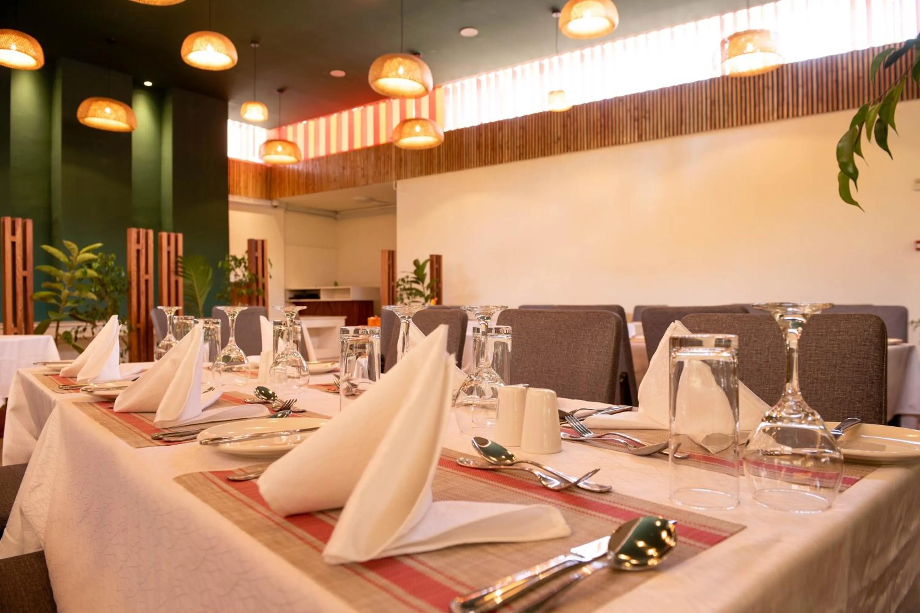 Restaurant/places to eat in Hotel Boulevard Nairobi, City Centre CBD