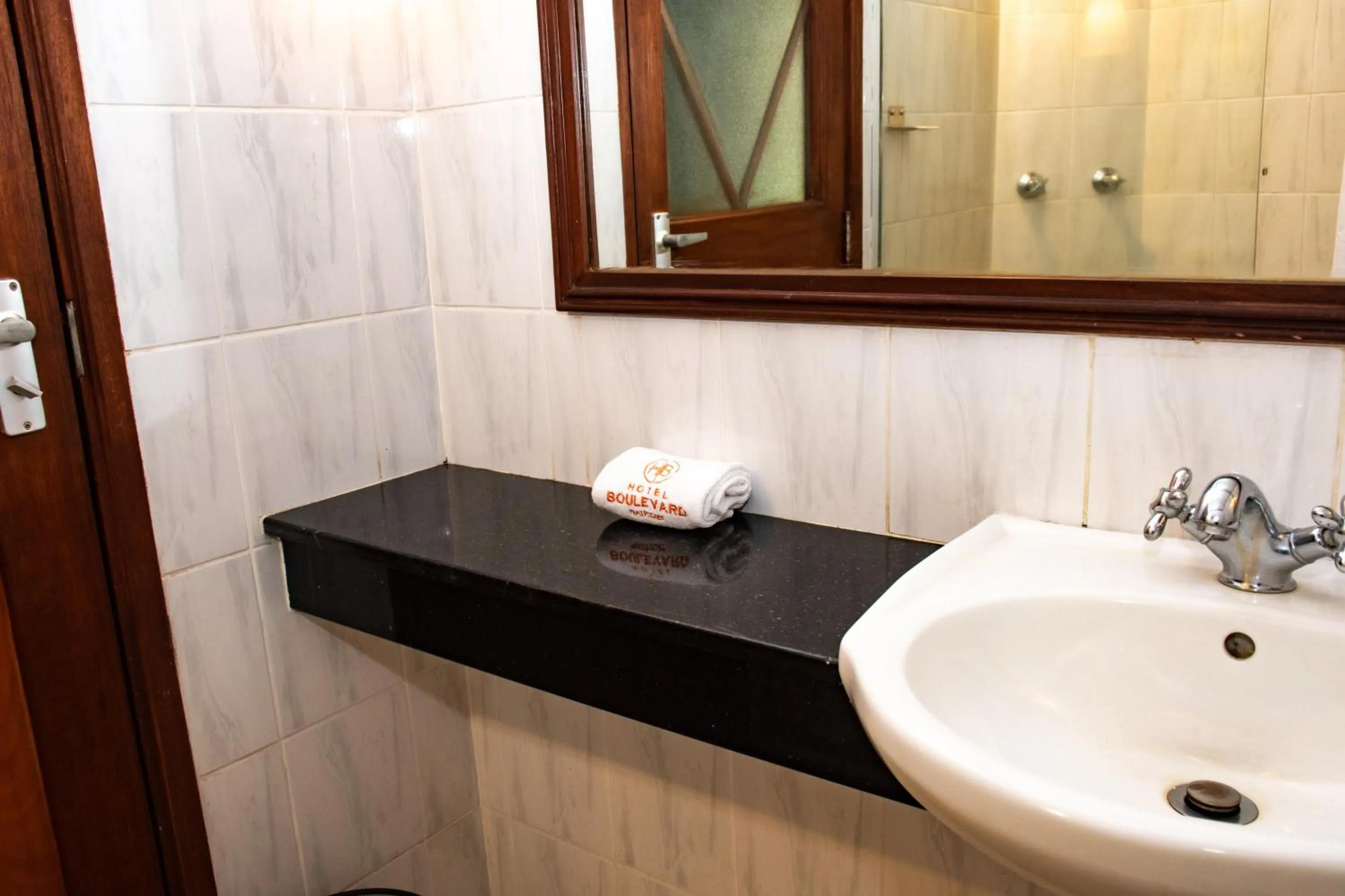 Bathroom in Hotel Boulevard Nairobi, City Centre CBD
