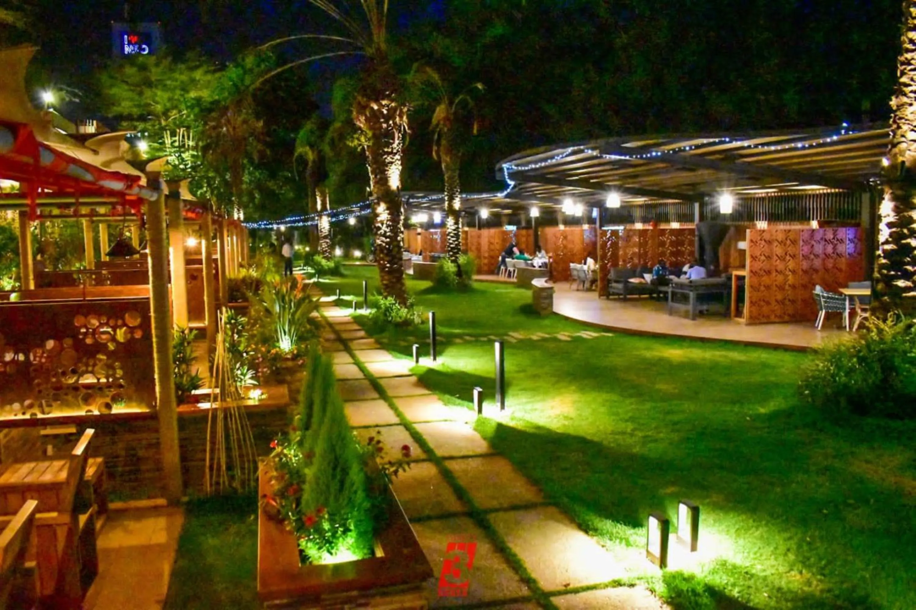 Restaurant/places to eat in Hotel Boulevard Nairobi, City Centre CBD