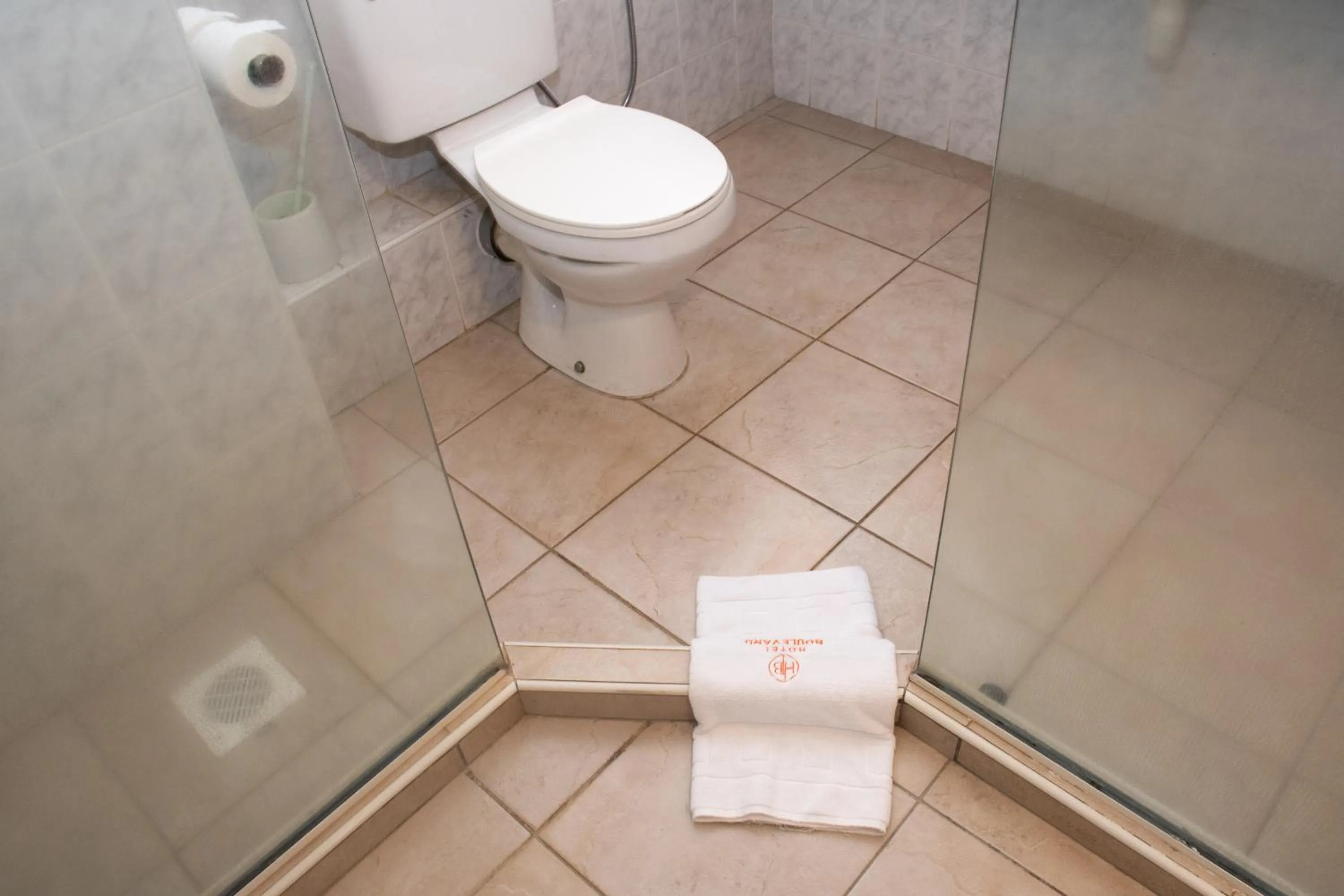 Toilet in Hotel Boulevard Nairobi, City Centre CBD