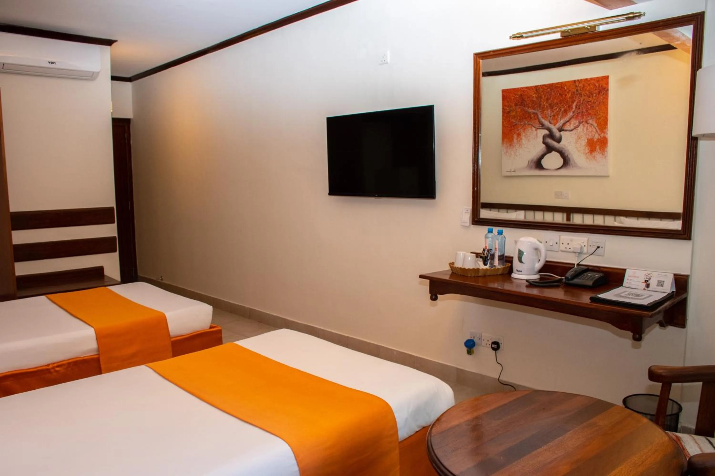 TV and multimedia, Bed in Hotel Boulevard Nairobi, City Centre CBD
