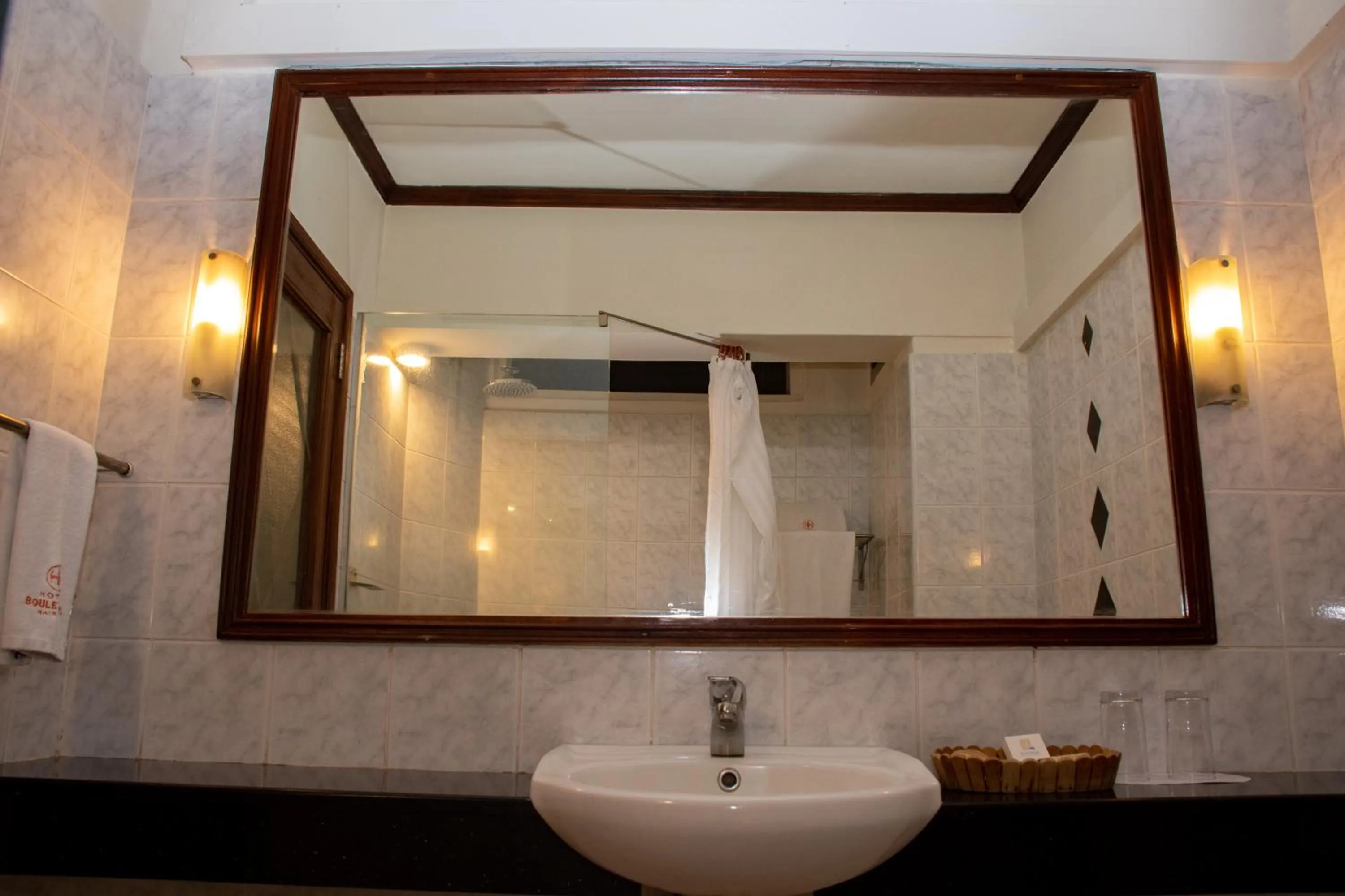 Bathroom in Hotel Boulevard Nairobi, City Centre CBD