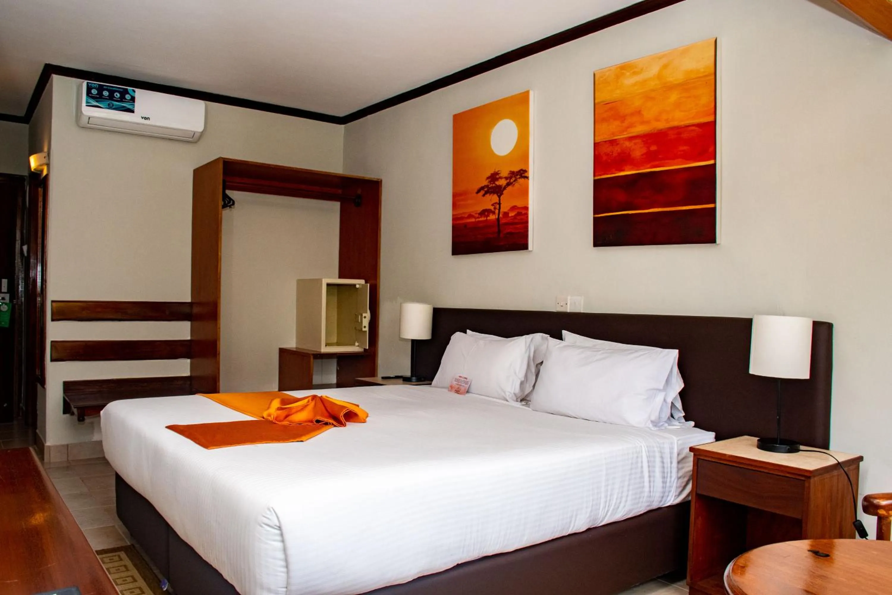 Bed in Hotel Boulevard Nairobi, City Centre CBD
