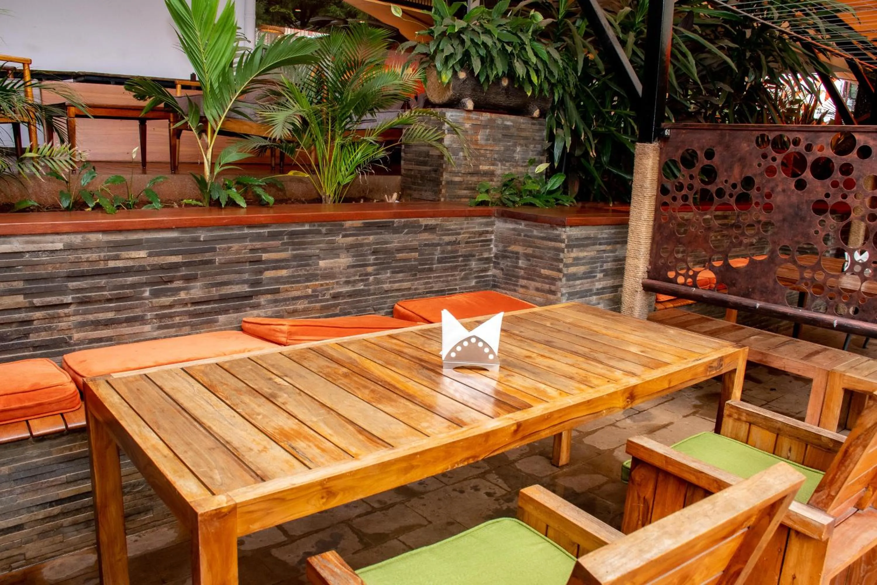 Restaurant/places to eat in Hotel Boulevard Nairobi, City Centre CBD