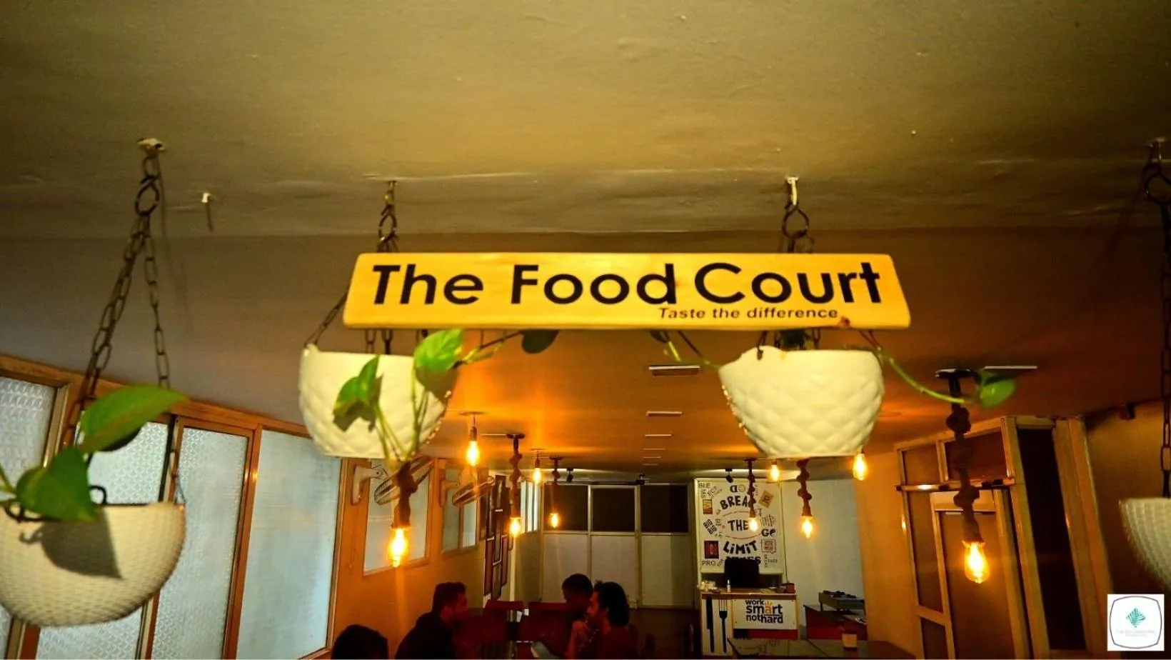 Restaurant/places to eat in The Roy Grand Inns