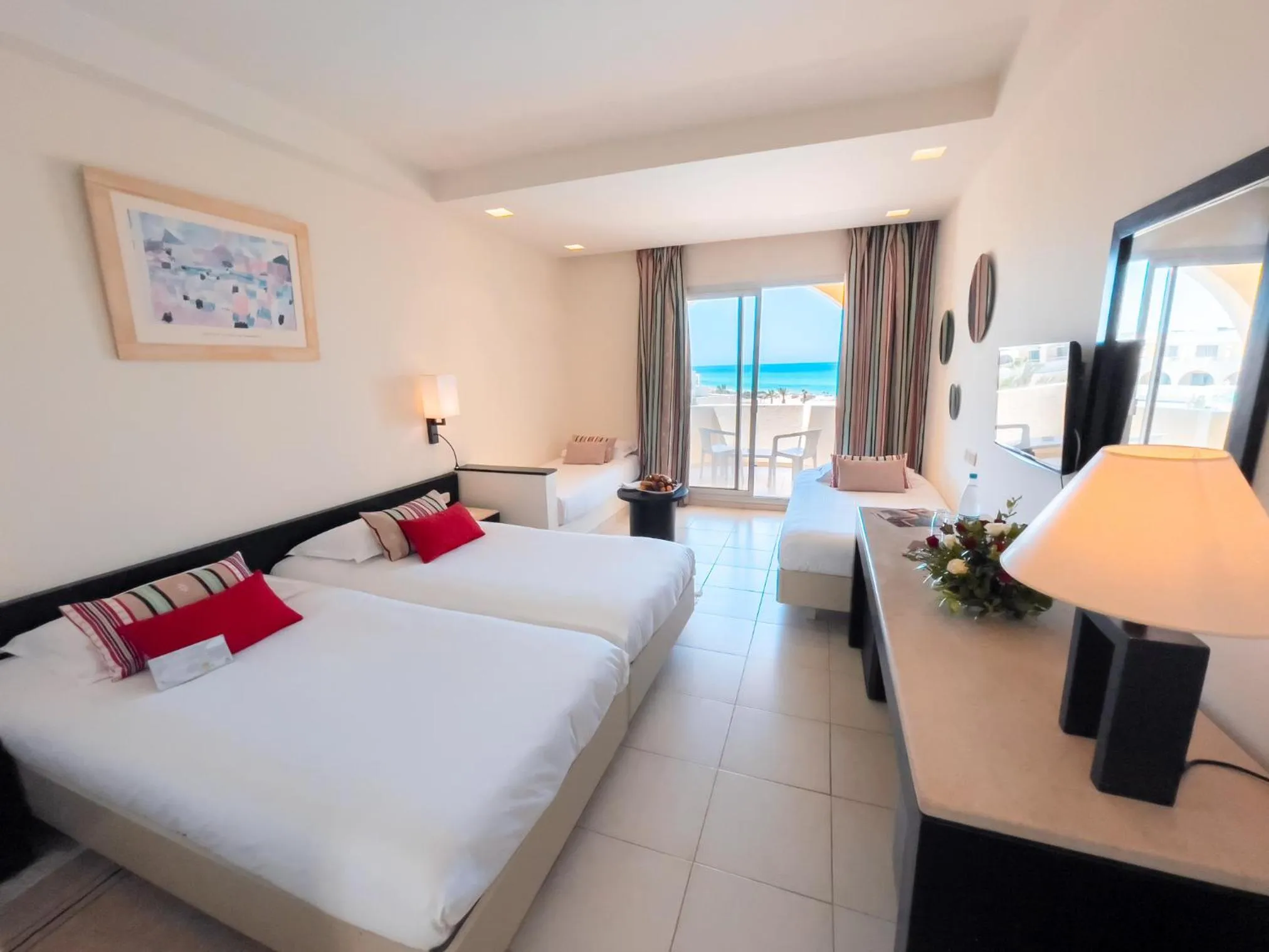 Photo of the whole room, Bed in Vincci Dar Midoun