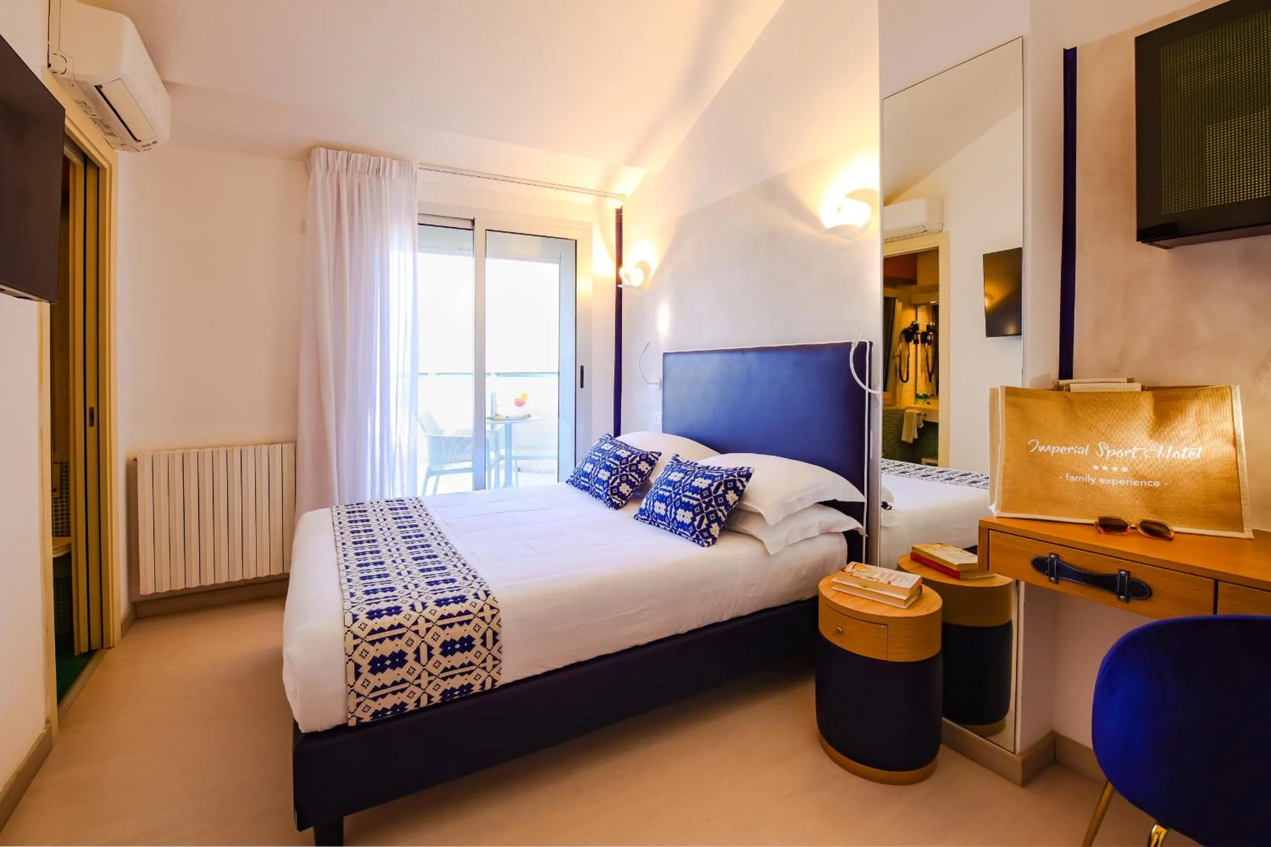 Decorative detail, Bed in UNAHOTELS Imperial Sport Hotel