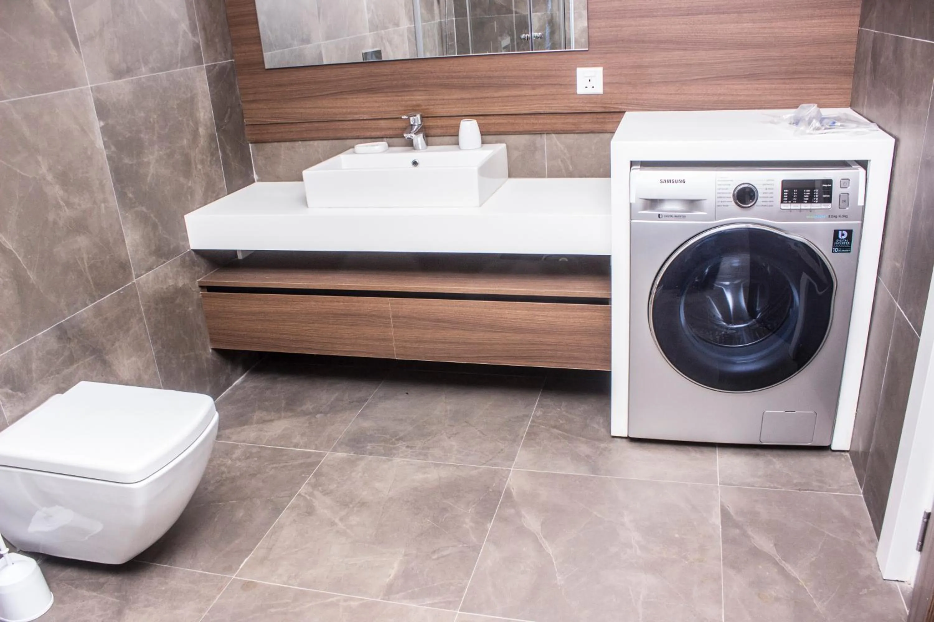 washing machine in Accra Luxury Apartments @ Pearl