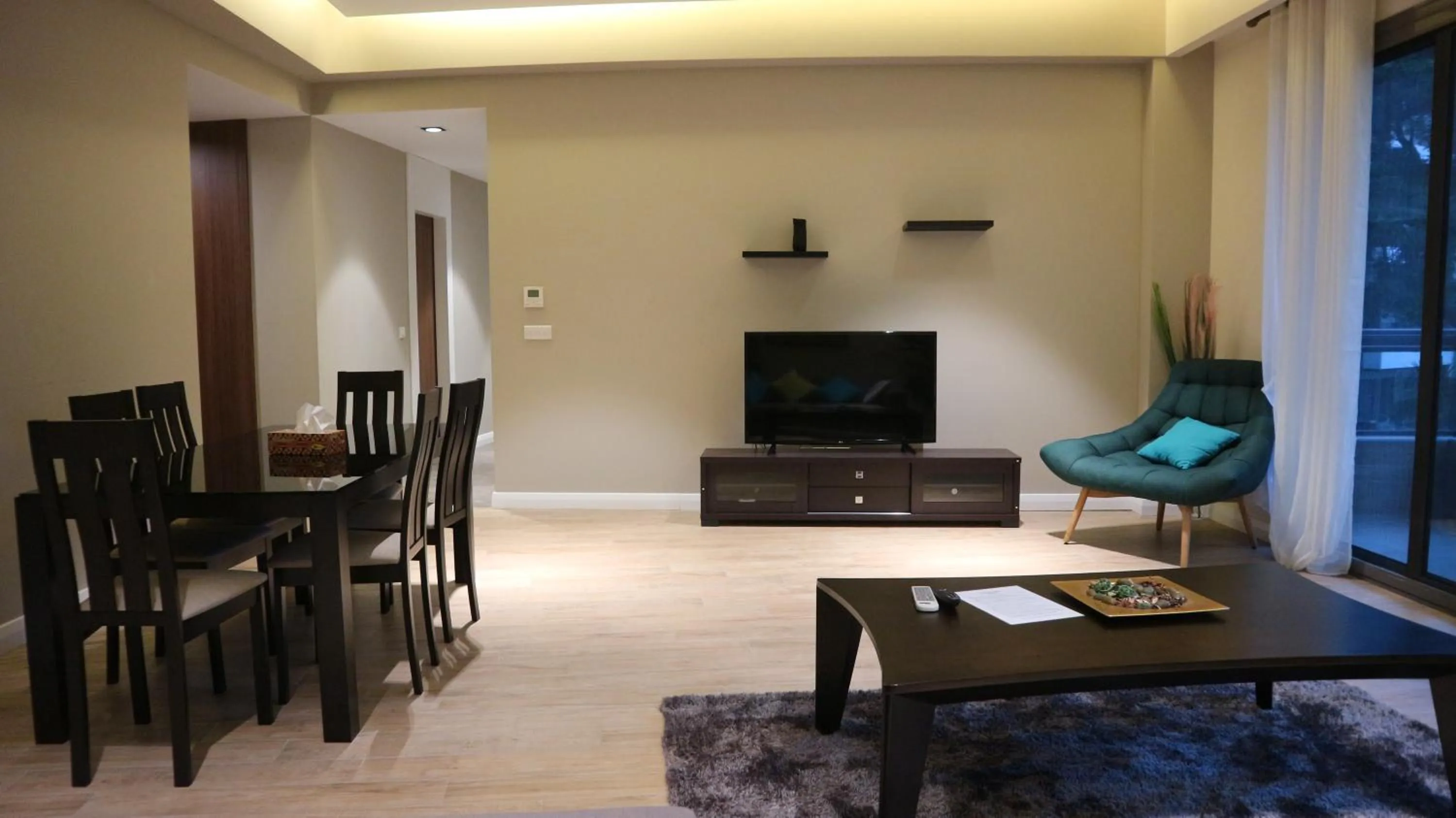 TV and multimedia in Accra Luxury Apartments @ Pearl