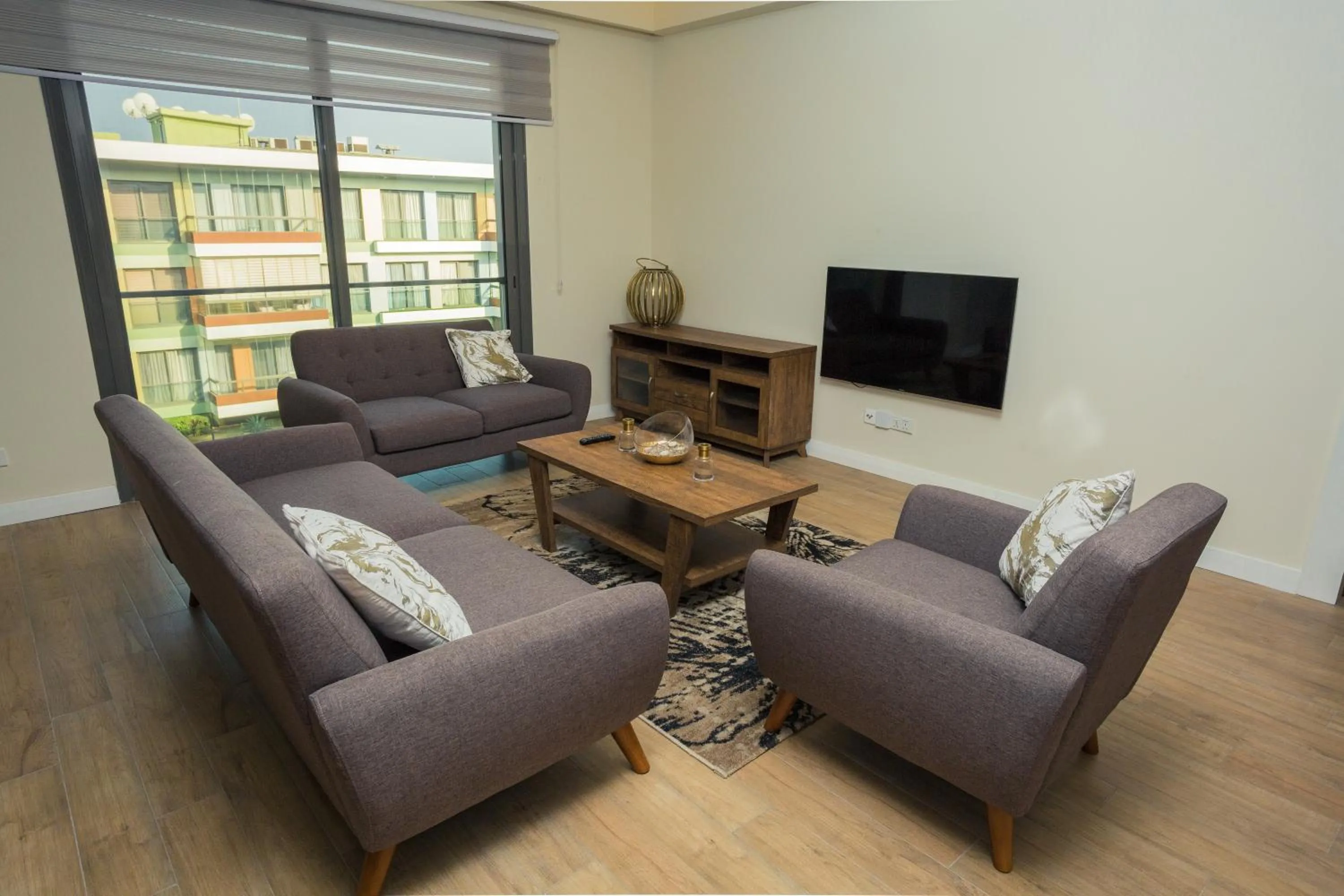 TV and multimedia in Accra Luxury Apartments @ Pearl