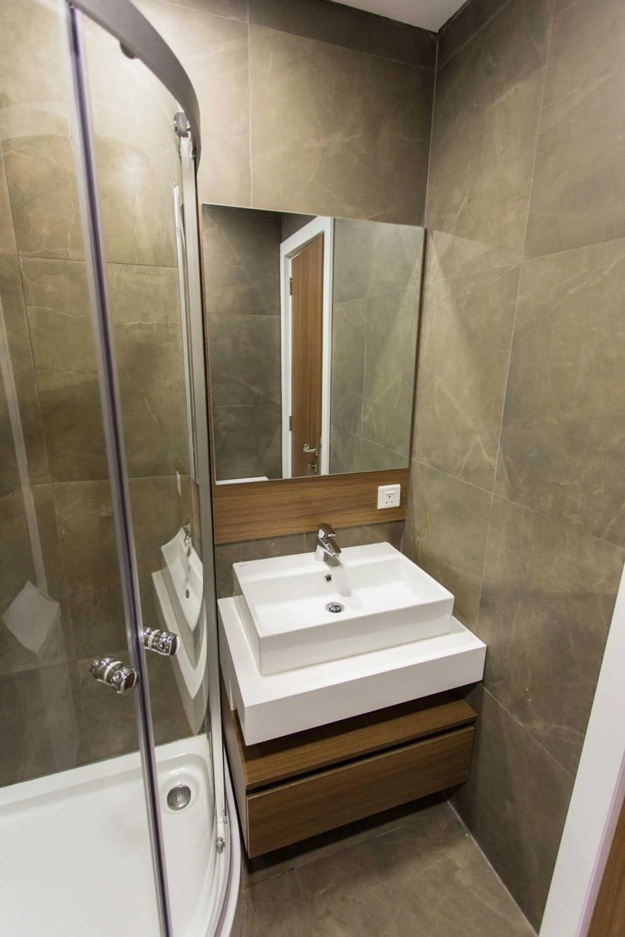 Bathroom in Accra Luxury Apartments @ Pearl