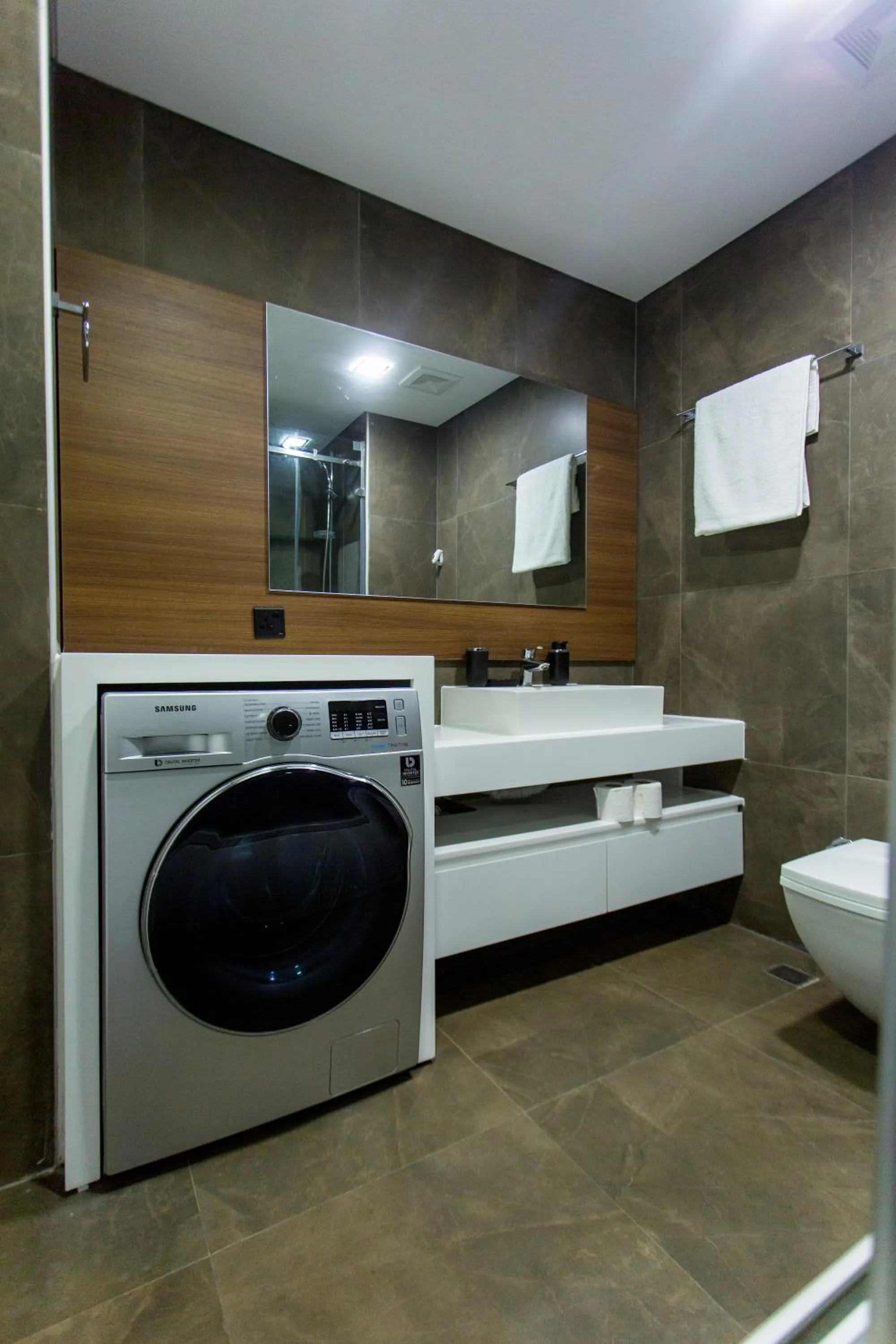 Bathroom in Accra Luxury Apartments @ Pearl