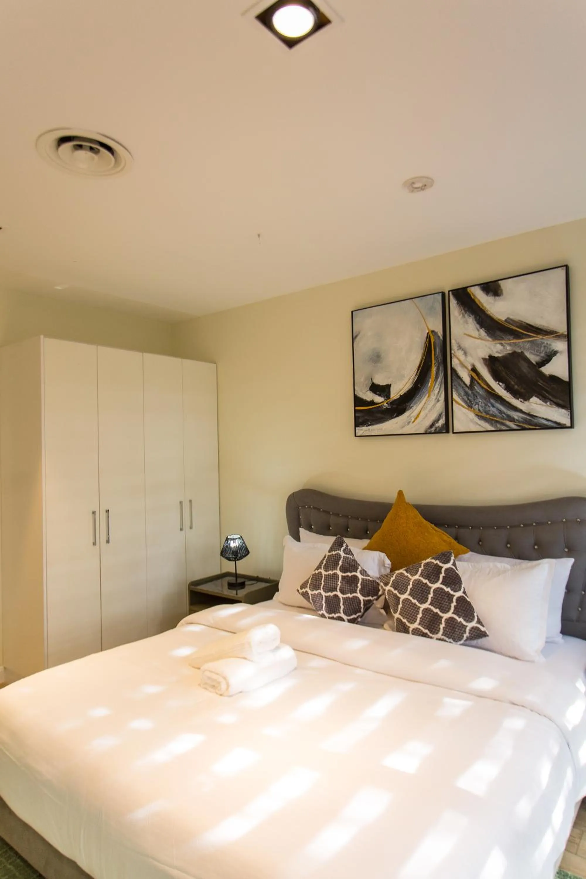 Bedroom, Bed in Accra Luxury Apartments @ Pearl