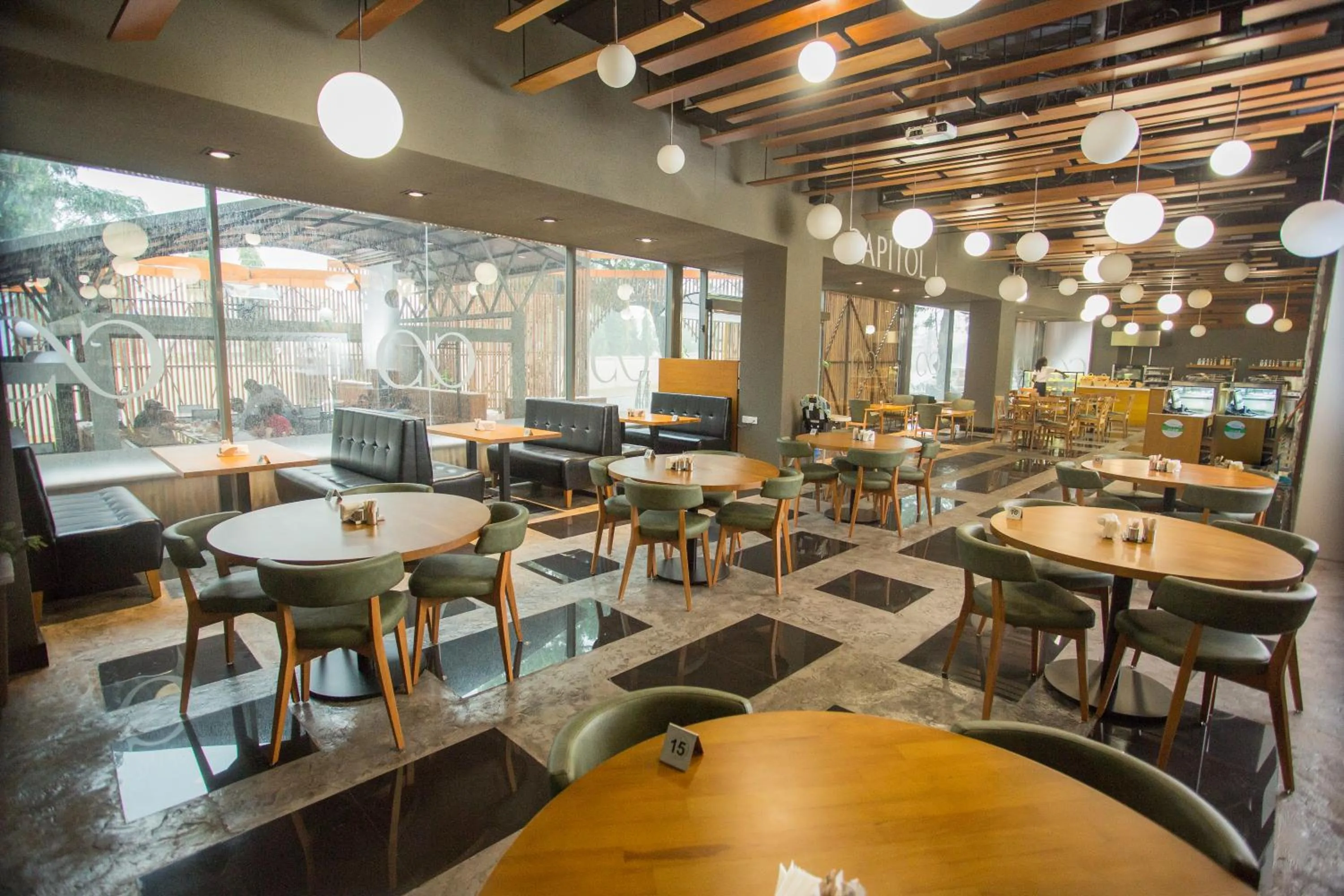 Restaurant/places to eat in Accra Luxury Apartments @ Pearl