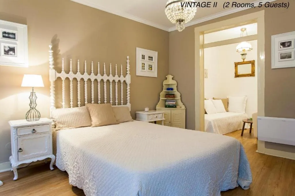 Bedroom, Bed in Alfama Vintage 1 Ten guests - Alfama Vintage 2 Five guests - Alfama Vintage 3 Three Guests